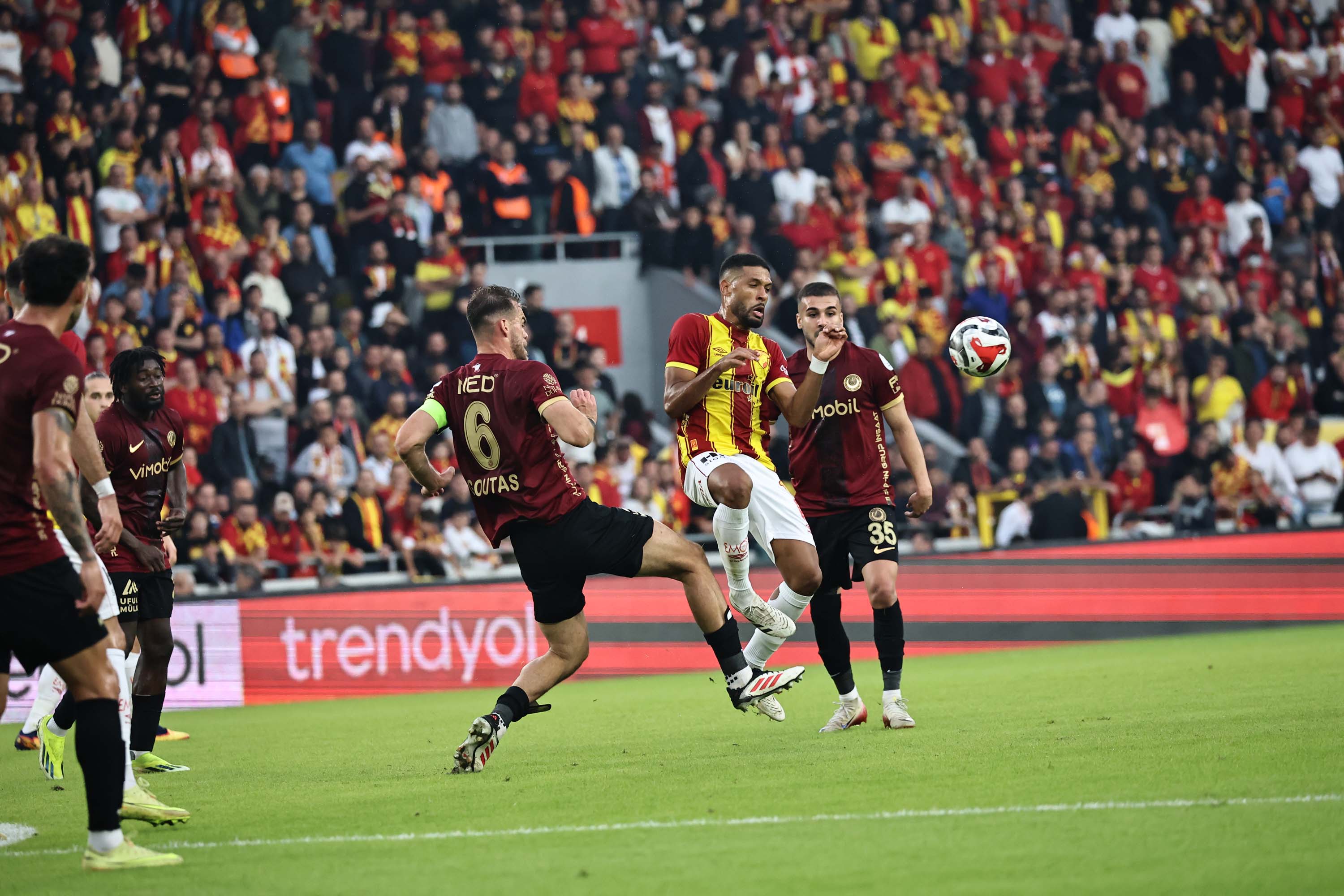 Göztepe - Gençlerbirliği maçından kareler...