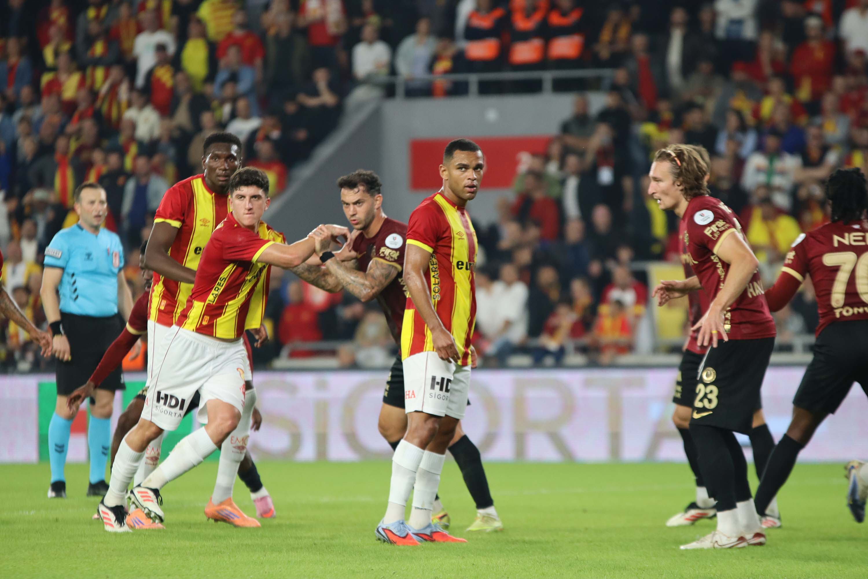 Göztepe - Gençlerbirliği maçından kareler...