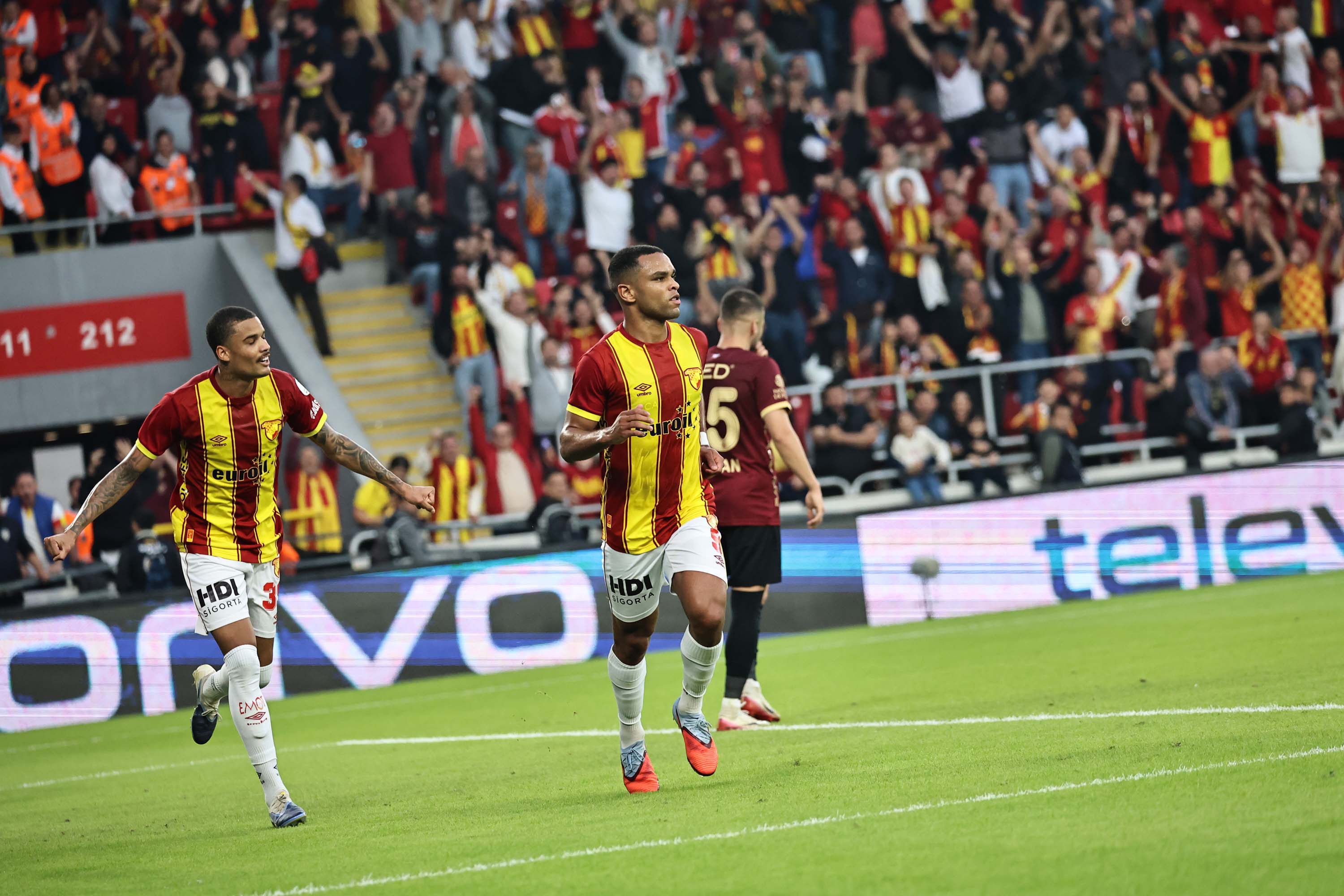 Göztepe - Gençlerbirliği maçından kareler...