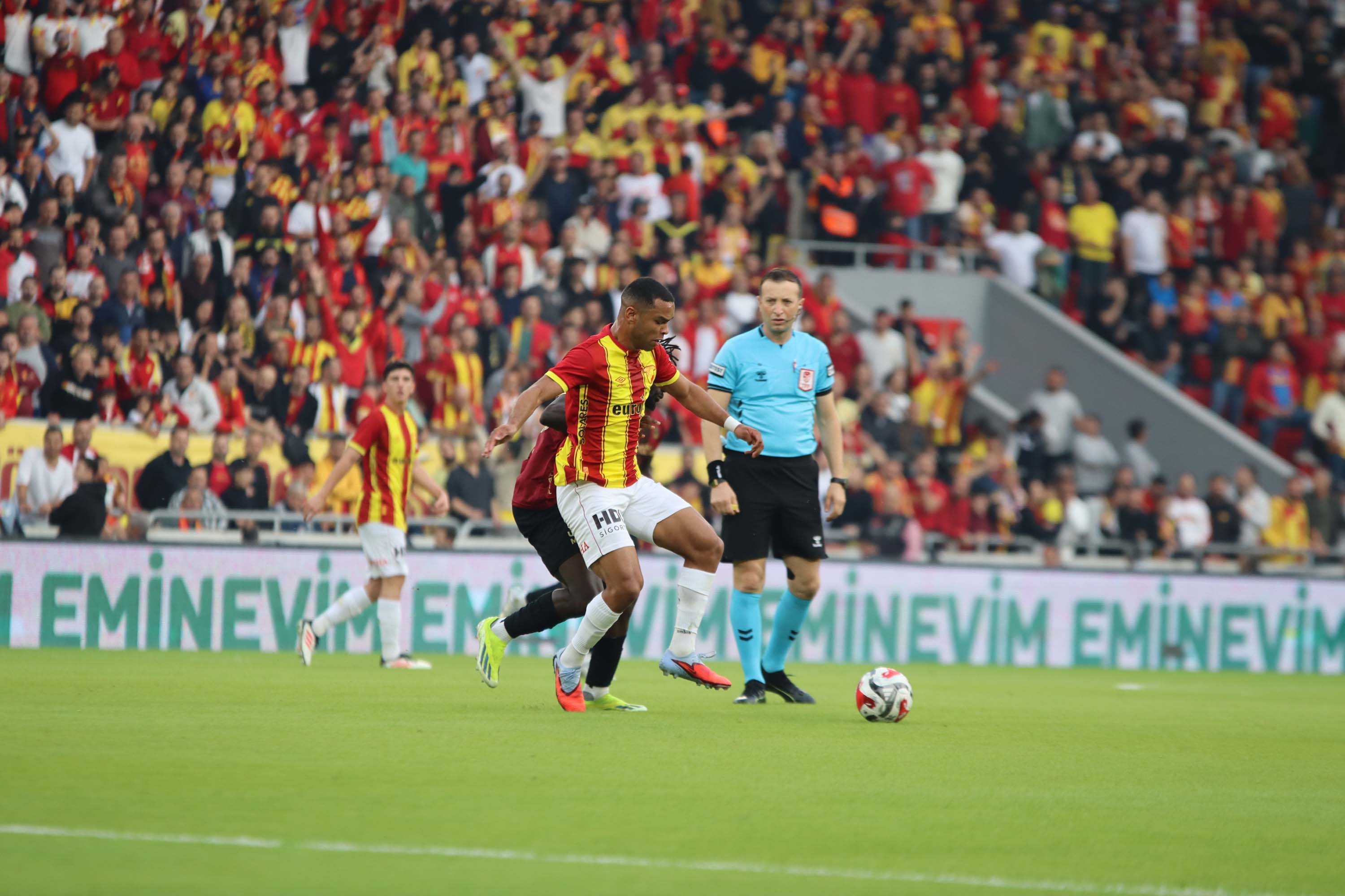 Göztepe - Gençlerbirliği maçından kareler...