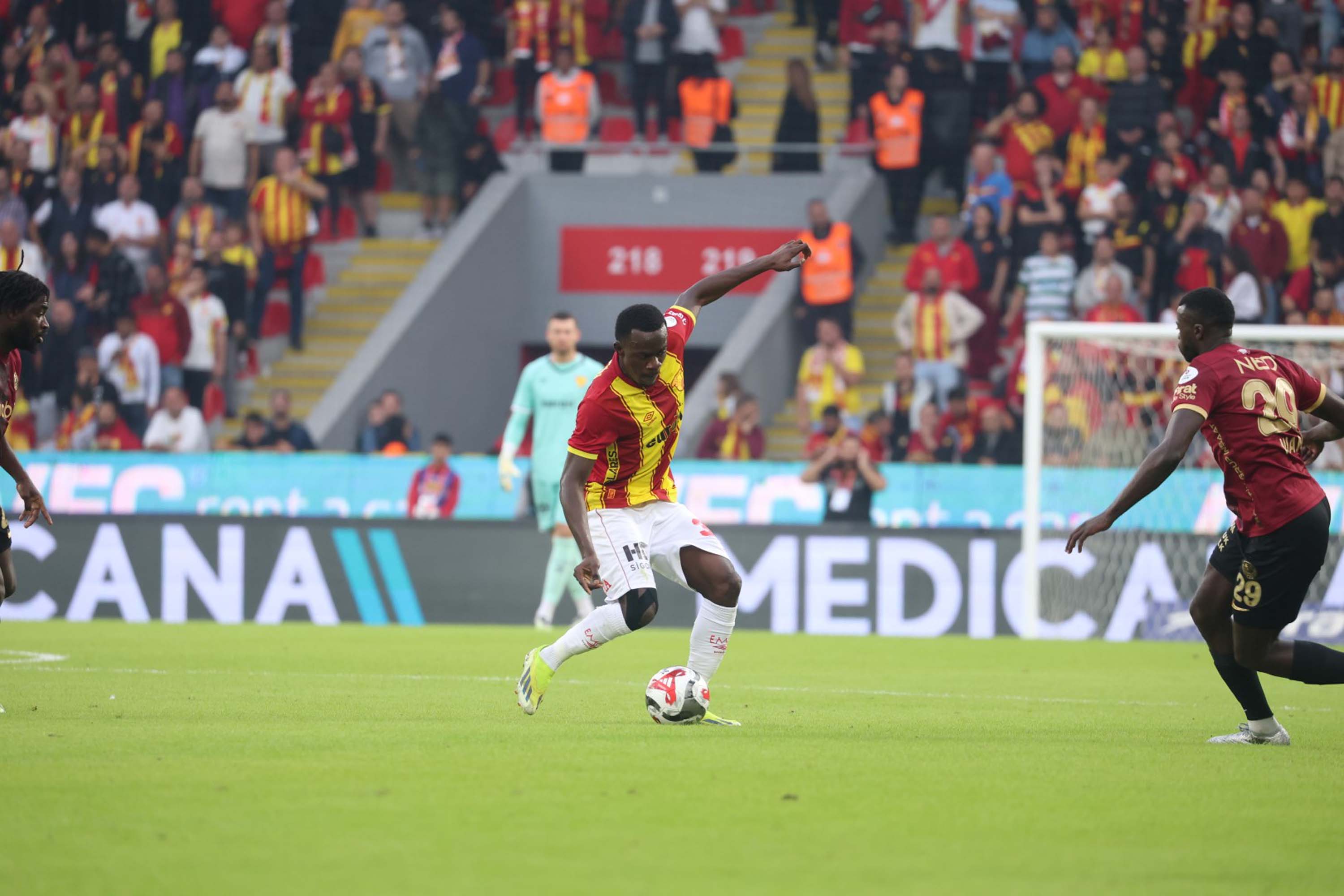 Göztepe - Gençlerbirliği maçından kareler...