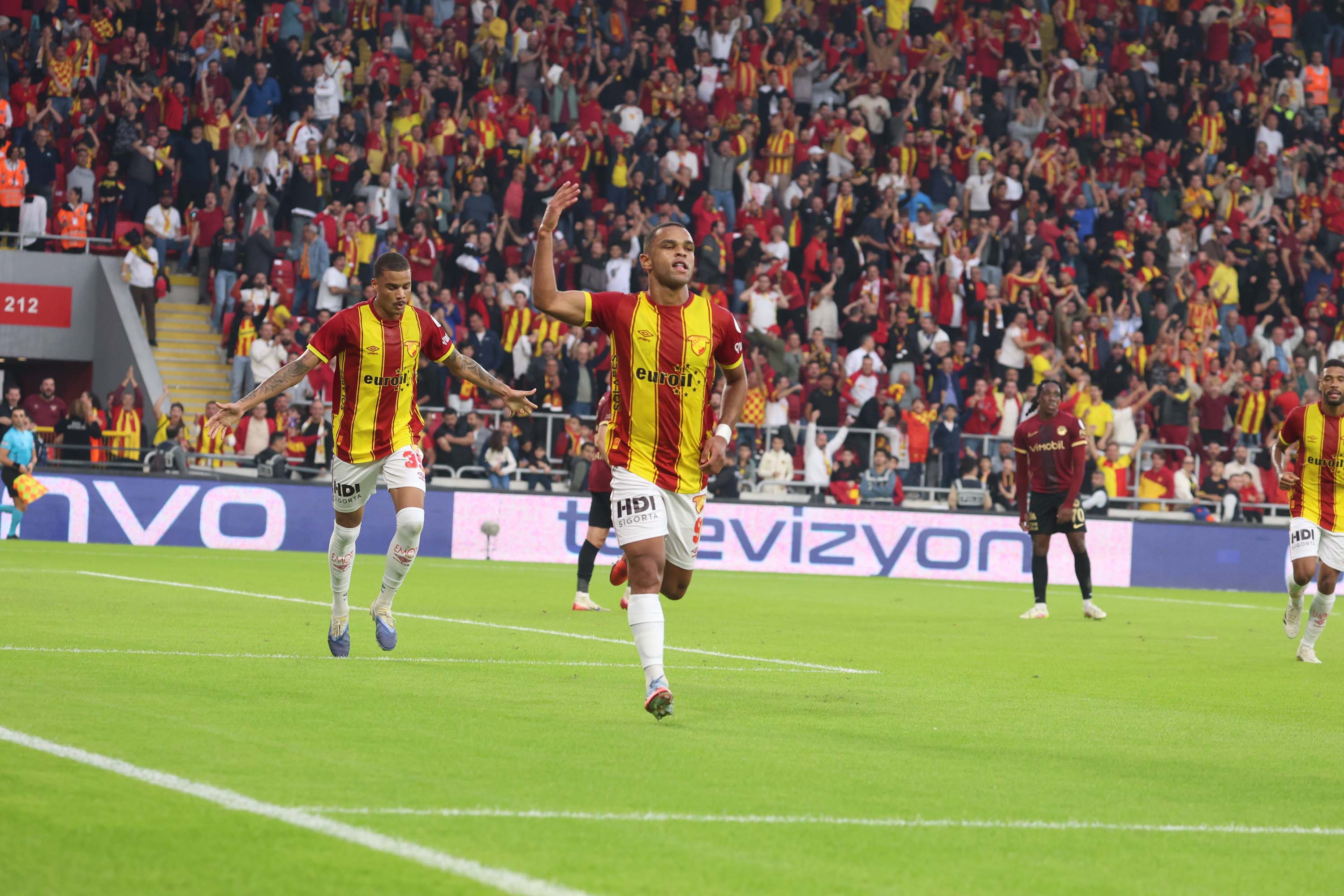 Göztepe - Gençlerbirliği maçından kareler...