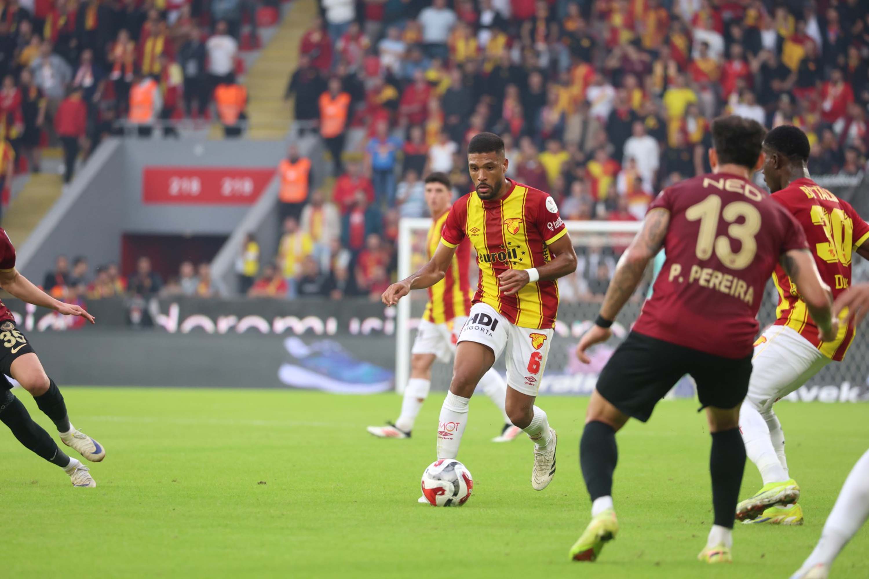 Göztepe - Gençlerbirliği maçından kareler...