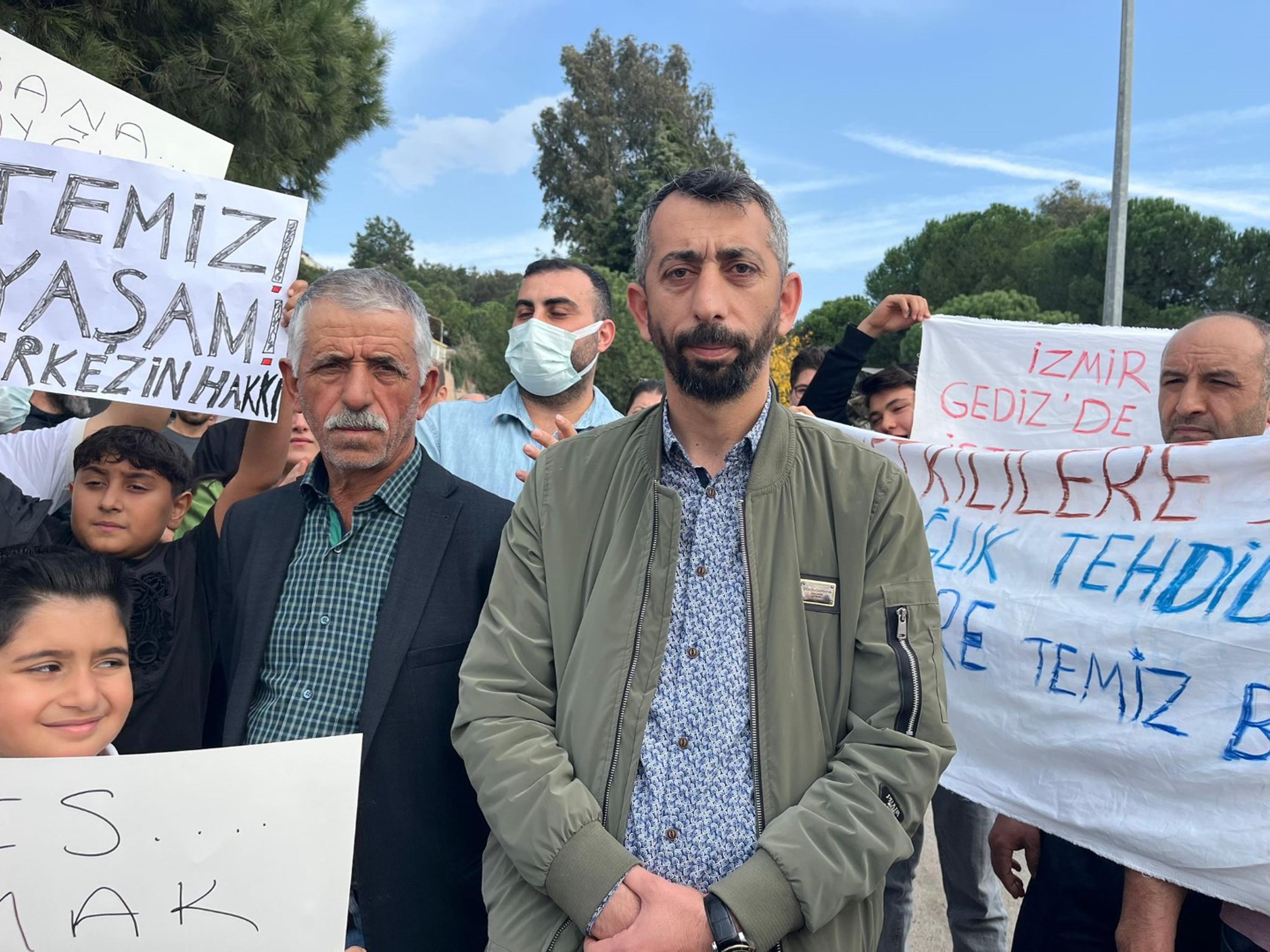 Buca'da mahalleliden 'çöp' eylemi