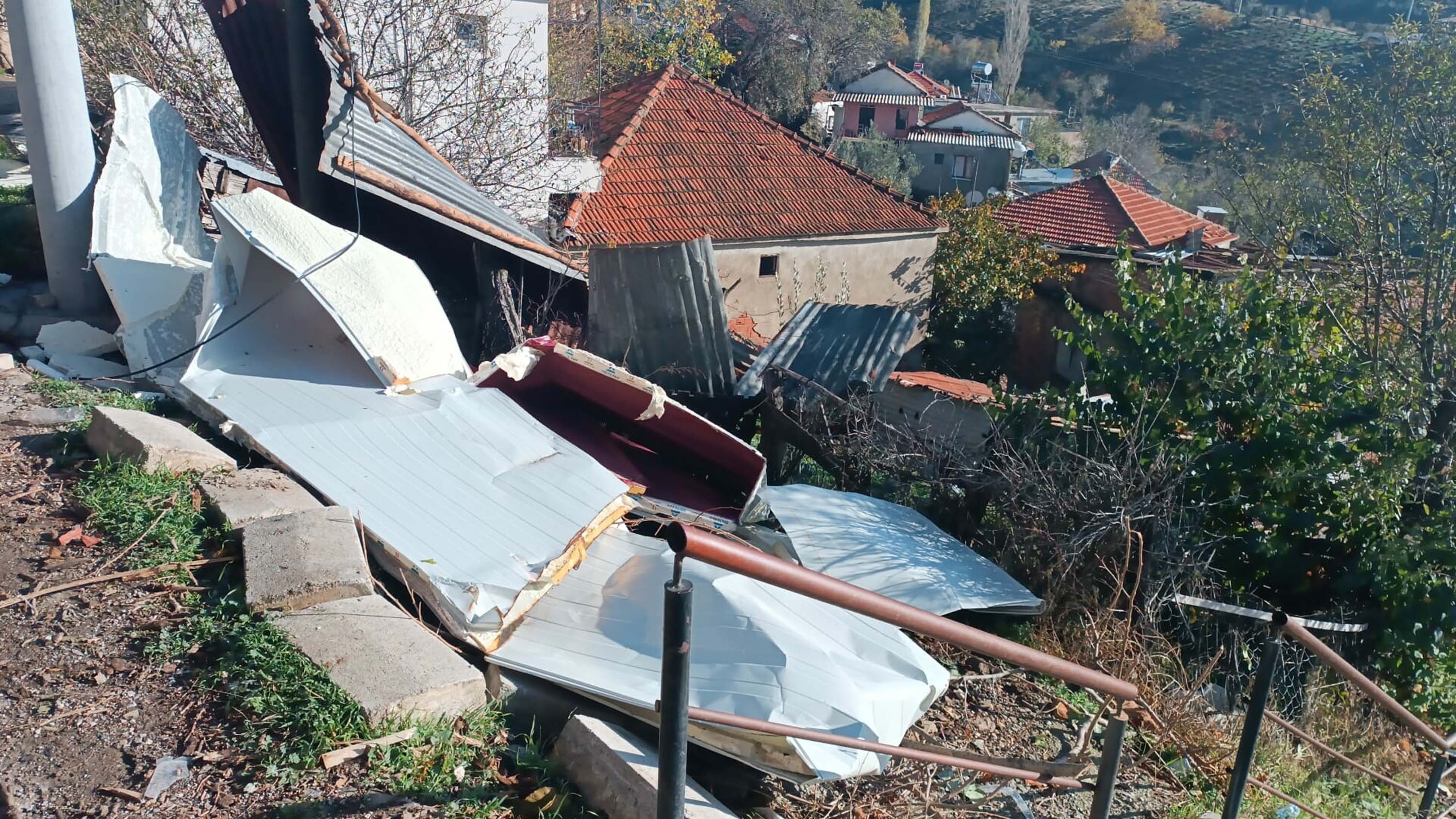 İzmir'de sağanak etkili oldu