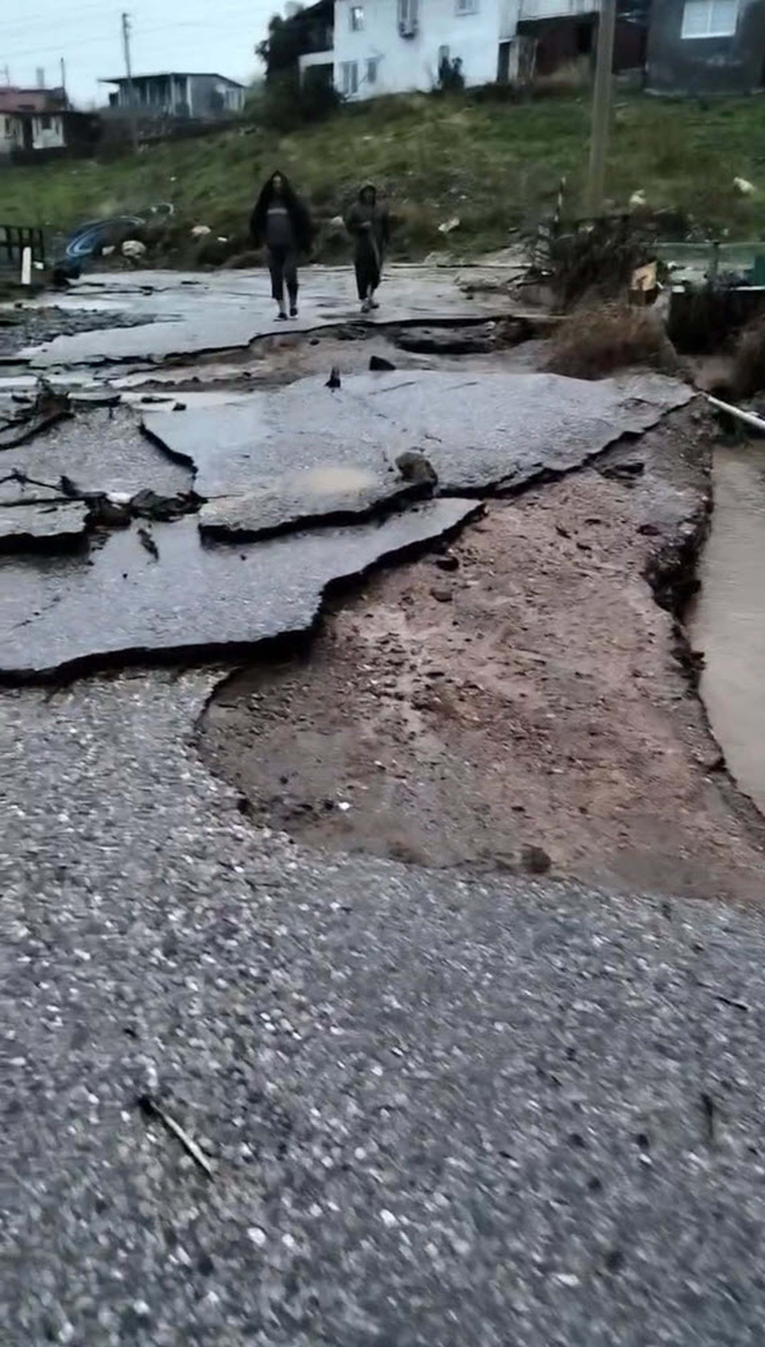 İzmir'de sağanak etkili oldu