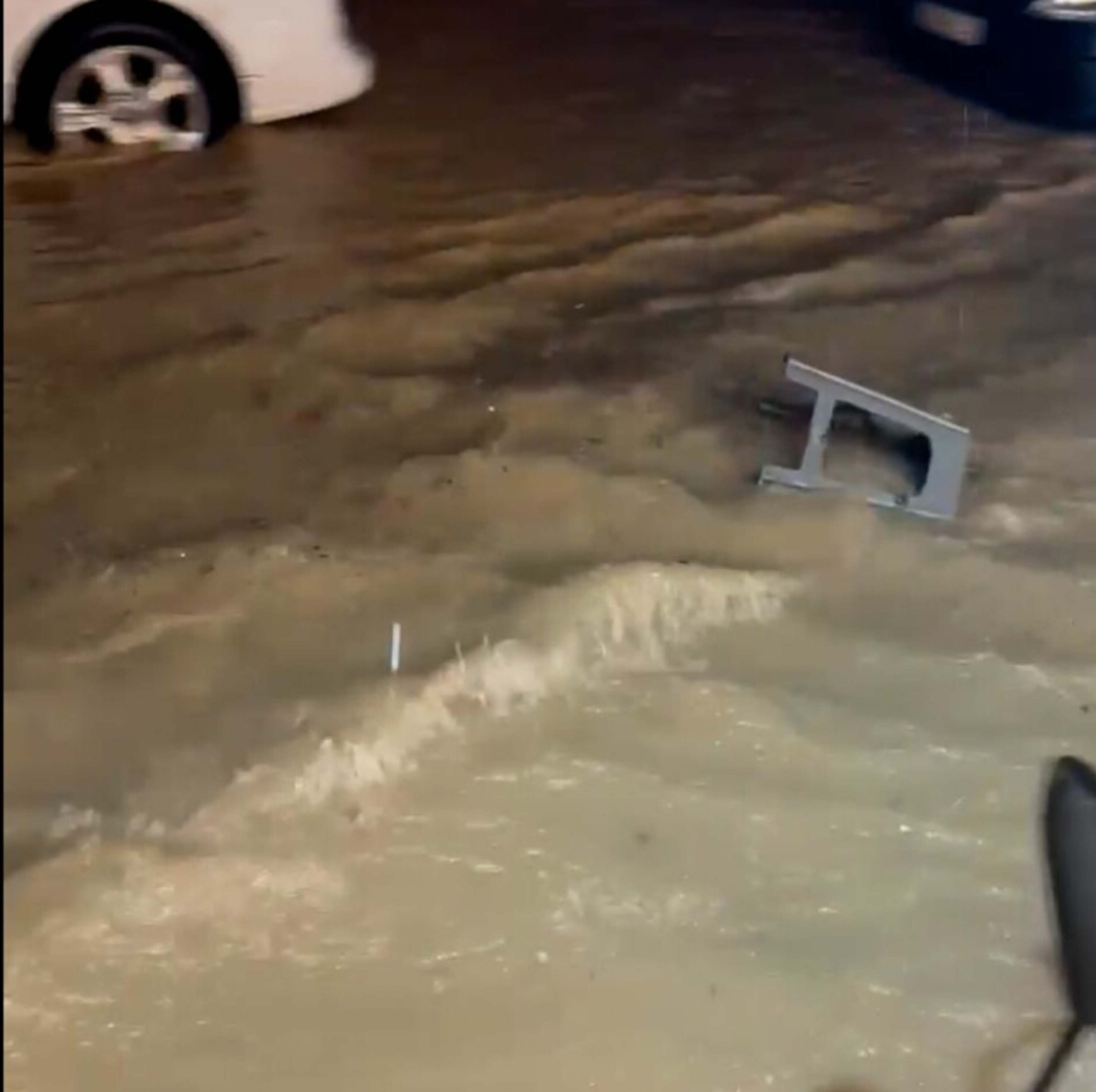 İzmir'de sağanak etkili oldu