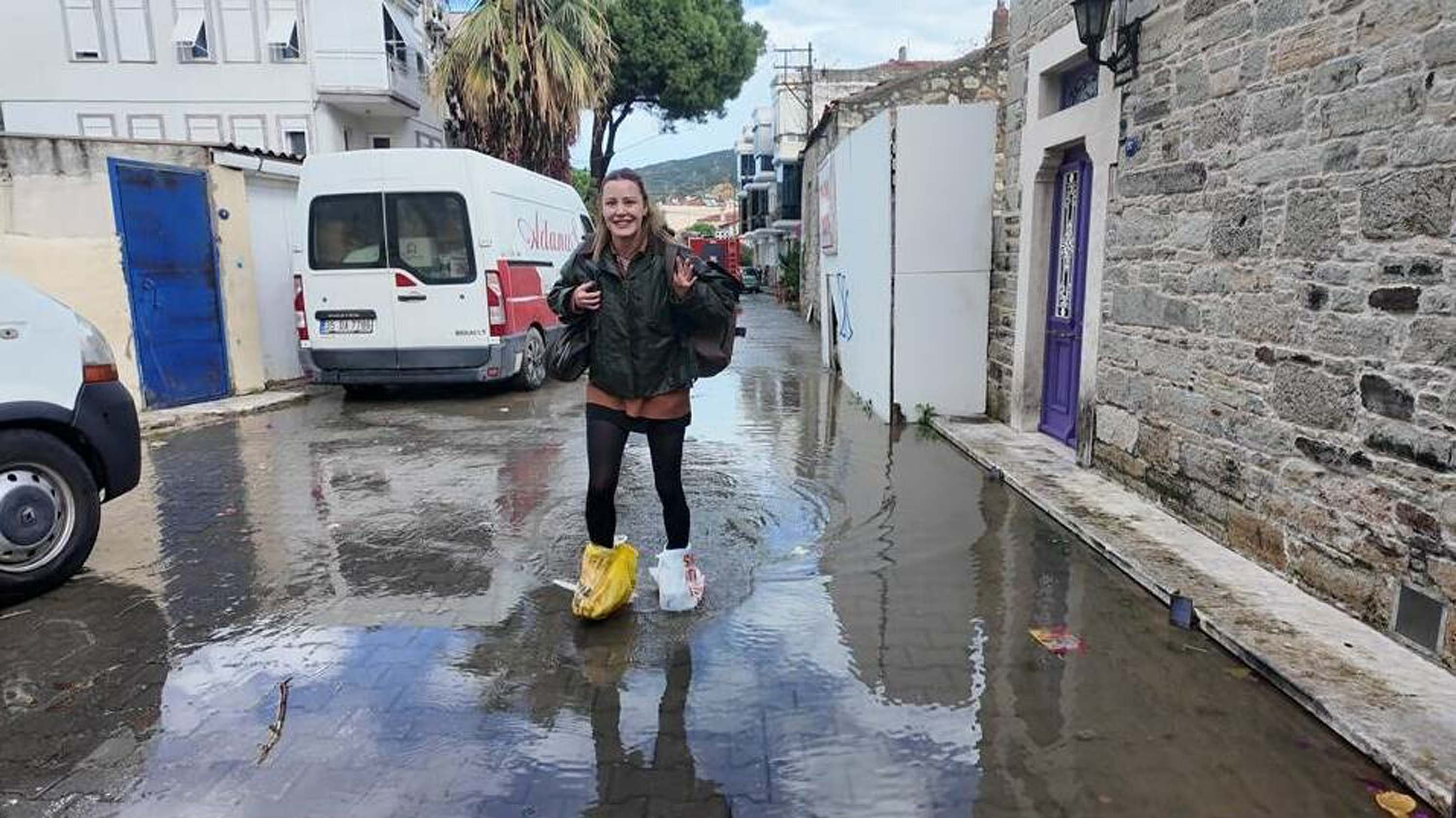 İzmir'de sağanak etkili oldu