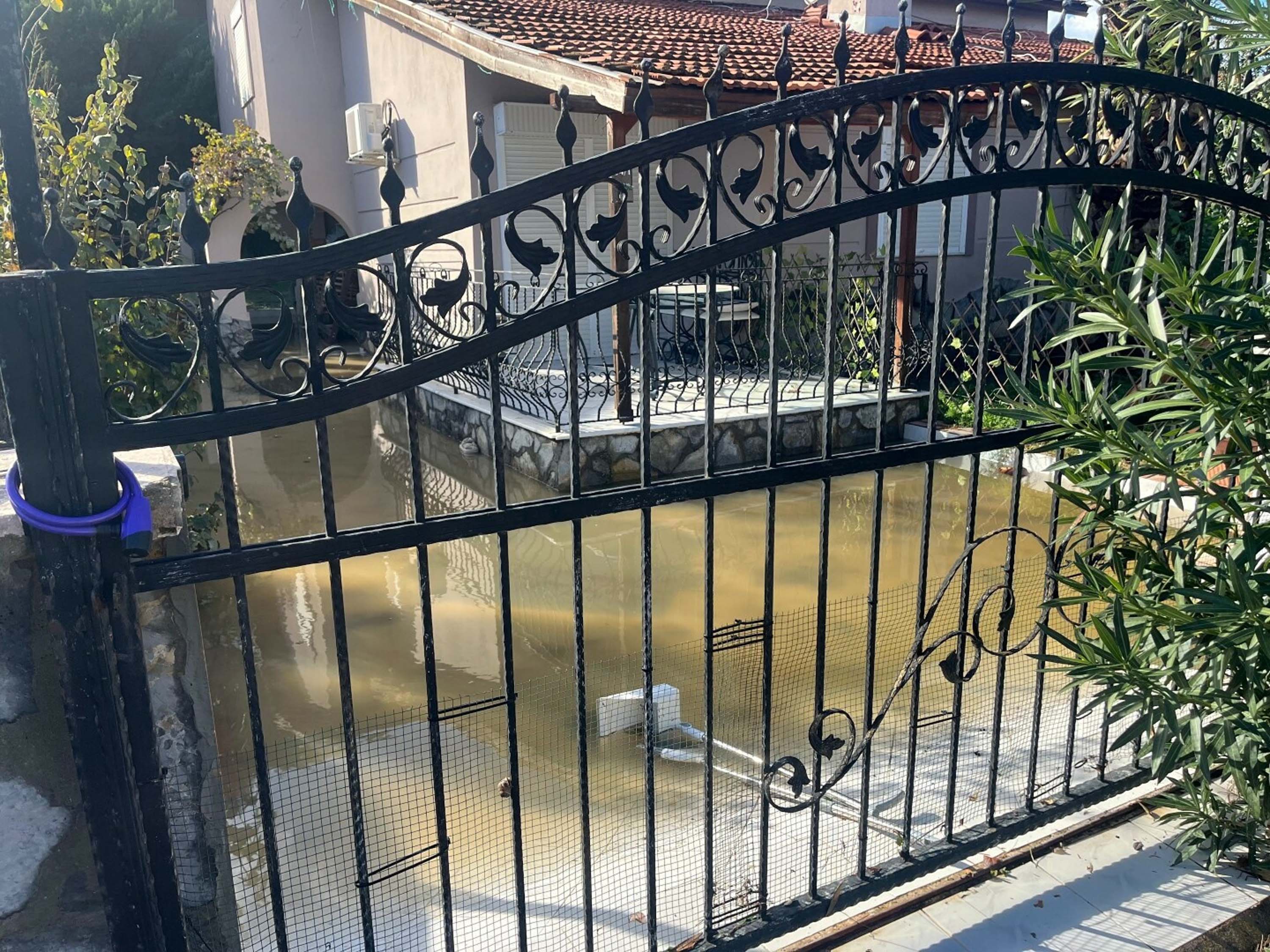 İzmir'de sağanak etkili oldu