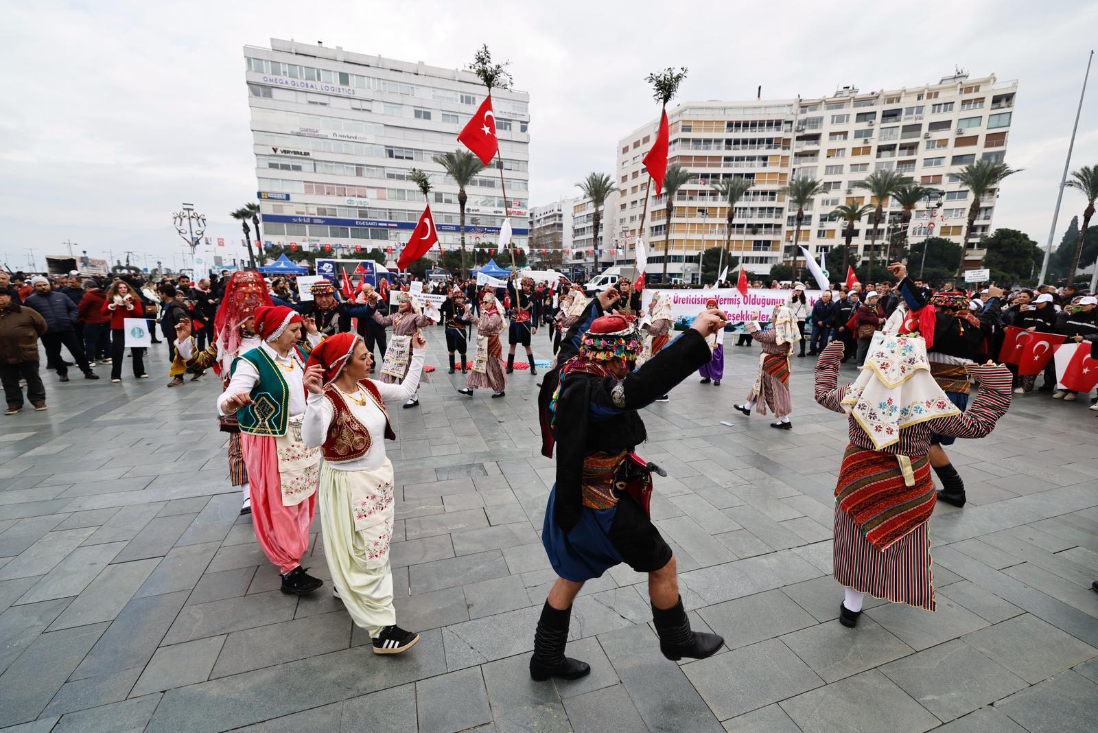 İzmir'de 21 Aralık Dünya Kooperatifçilik Günü etkinliklerle kutlandı