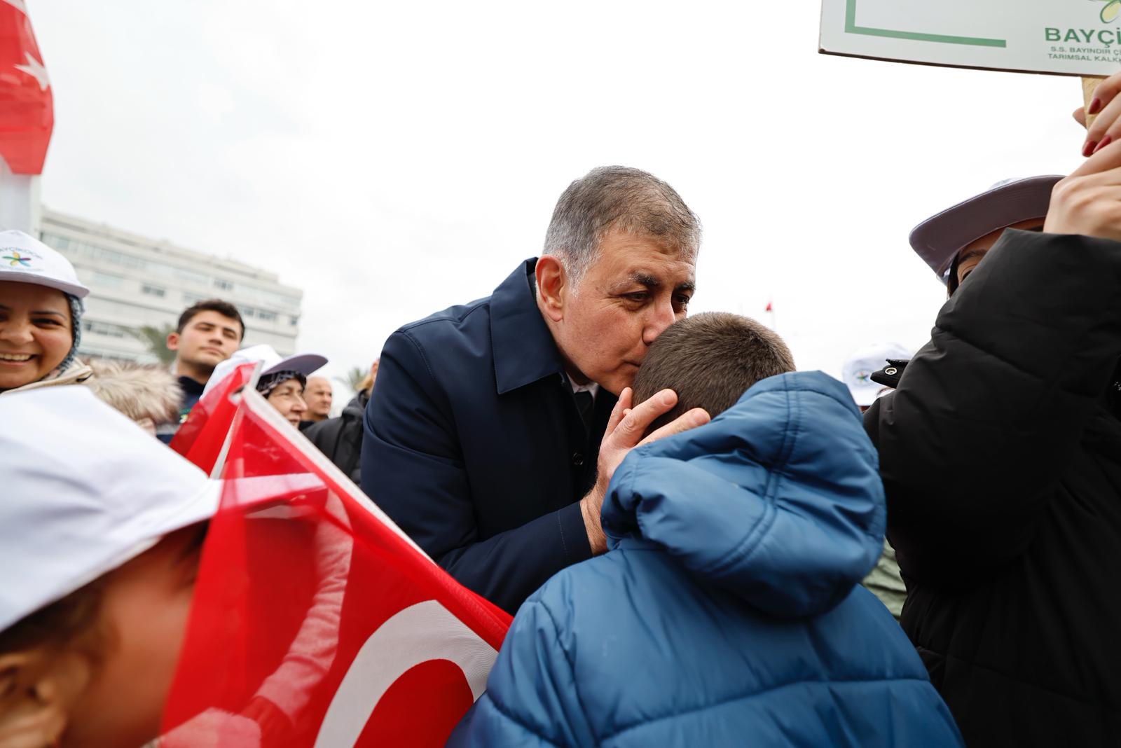 İzmir'de 21 Aralık Dünya Kooperatifçilik Günü etkinliklerle kutlandı