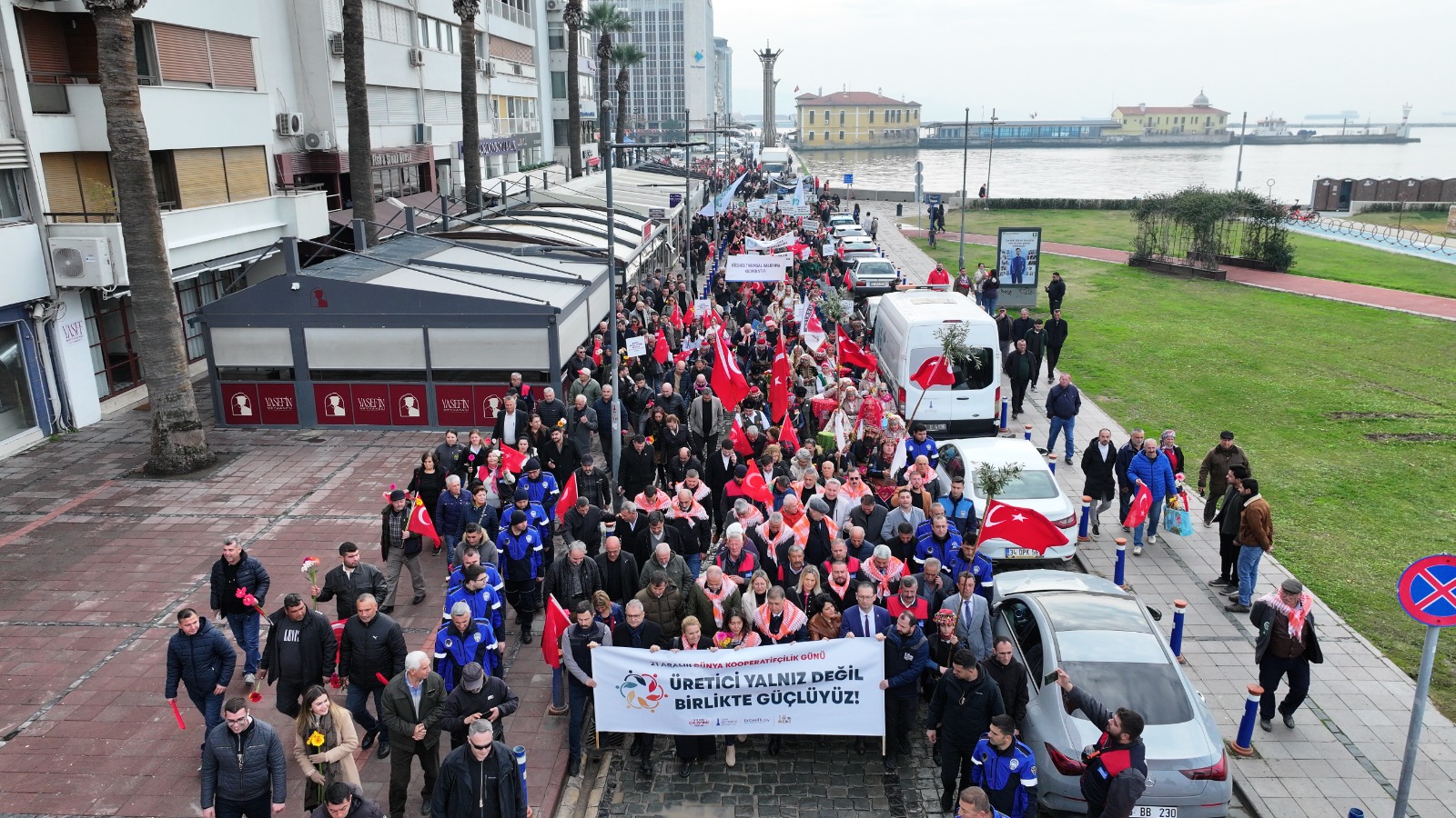 İzmir'de 21 Aralık Dünya Kooperatifçilik Günü etkinliklerle kutlandı