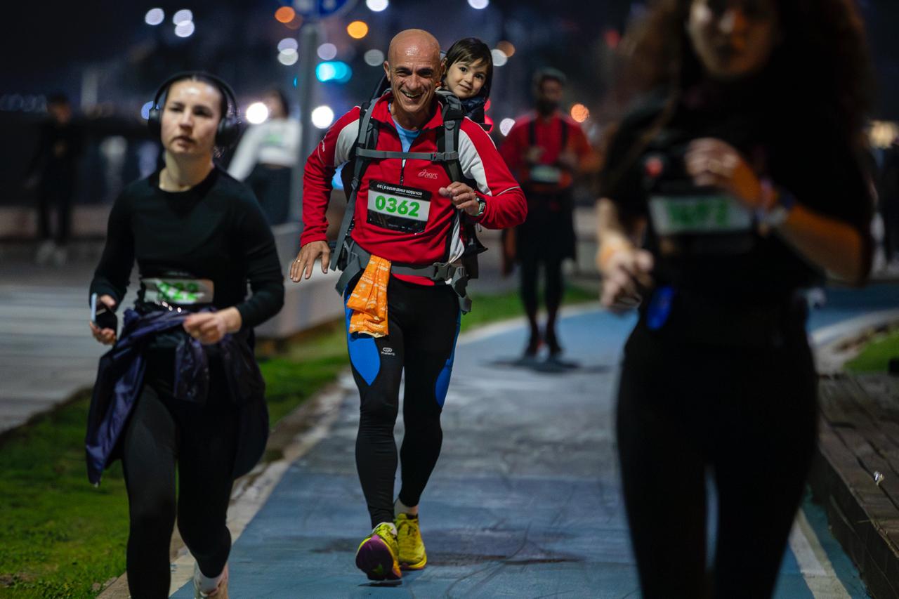 En uzun geceyi İzmirliler aydınlattı