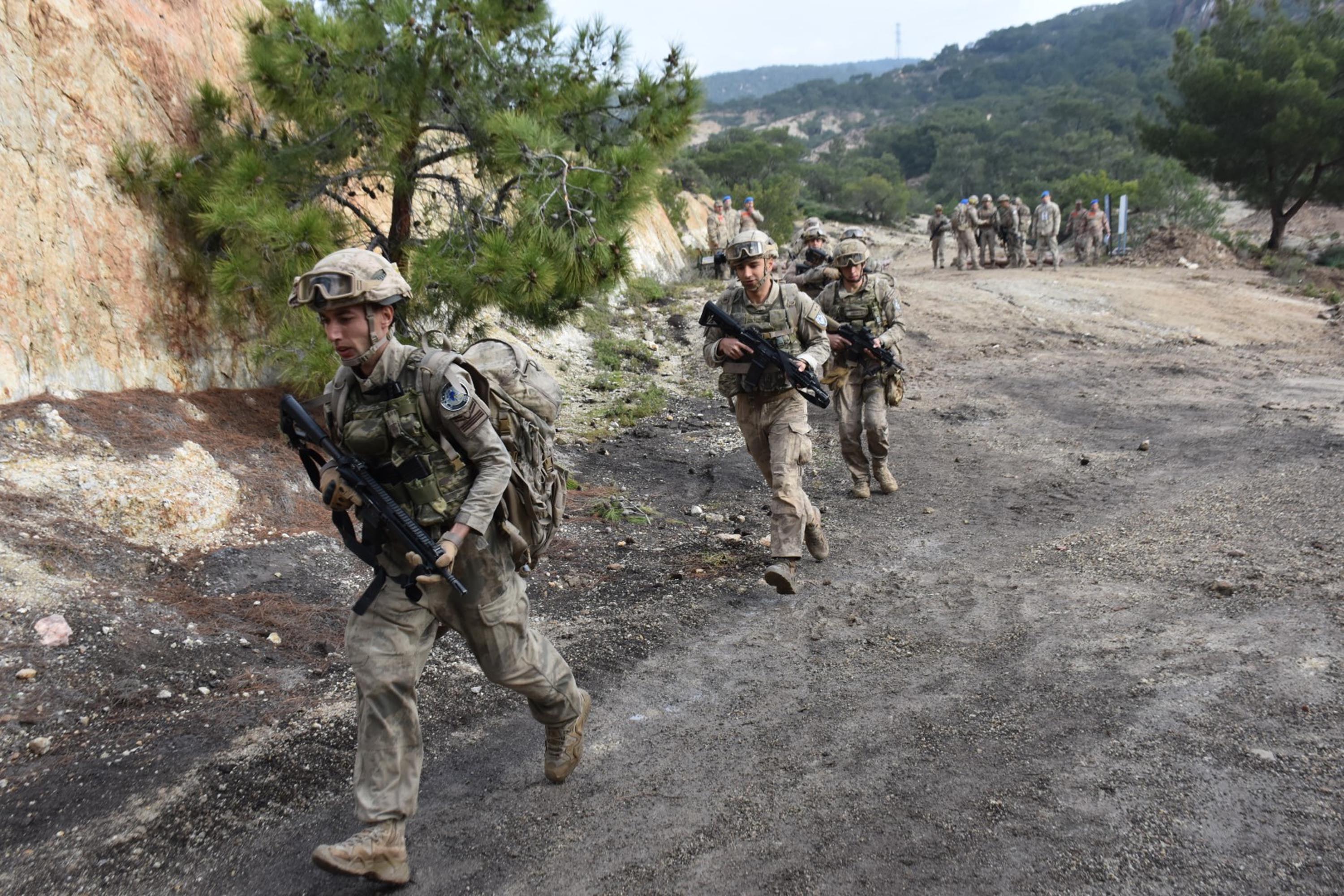 Jandarma Komando Özel Harekat birlikleri, ‘Savaşçı Yarışması'nda mücadele ediyor