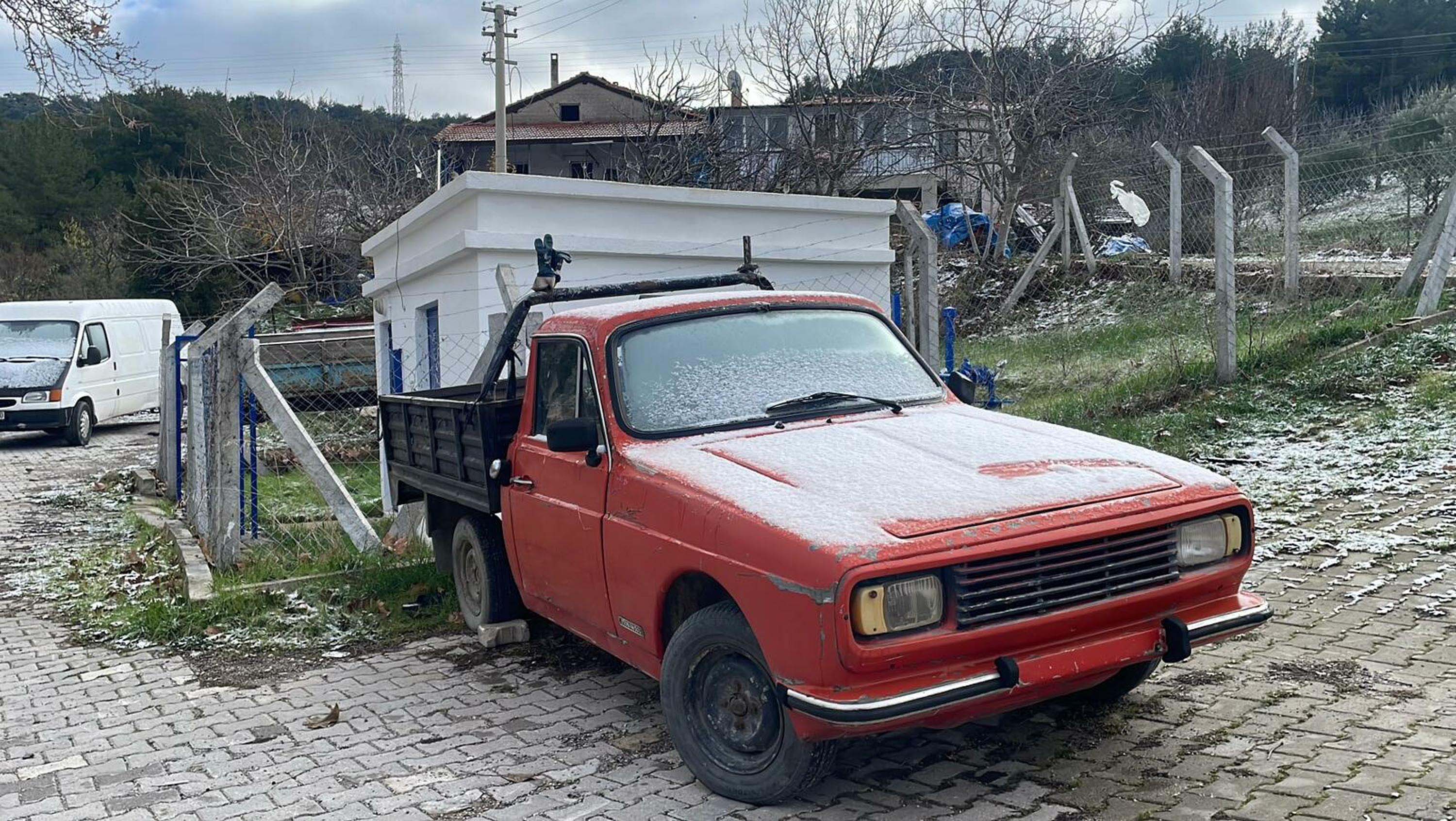 İzmir’in yüksek kesimlerine mevsimin ilk karı düştü