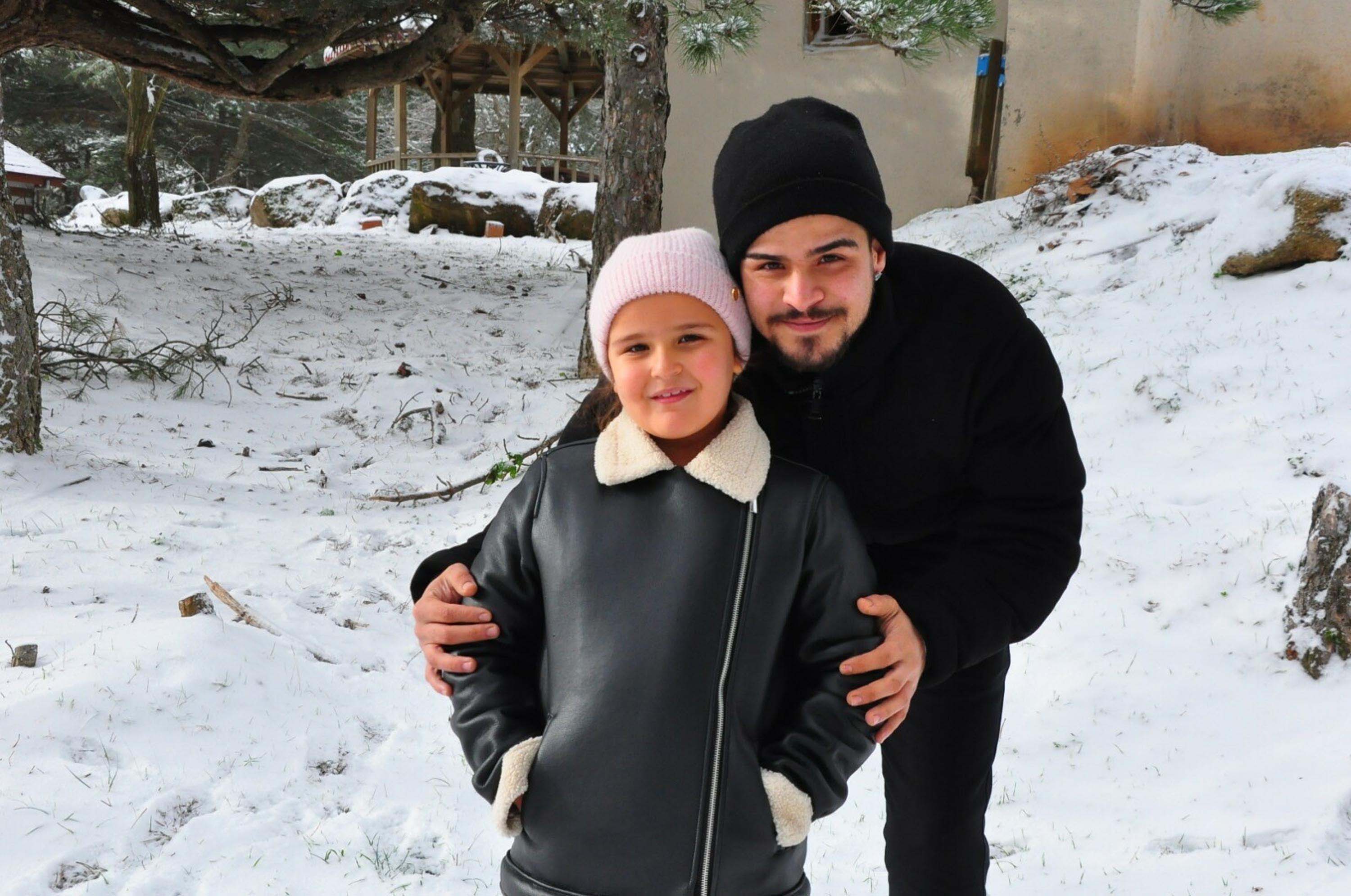 Spil Dağı, beyaz örtüyle kaplandı