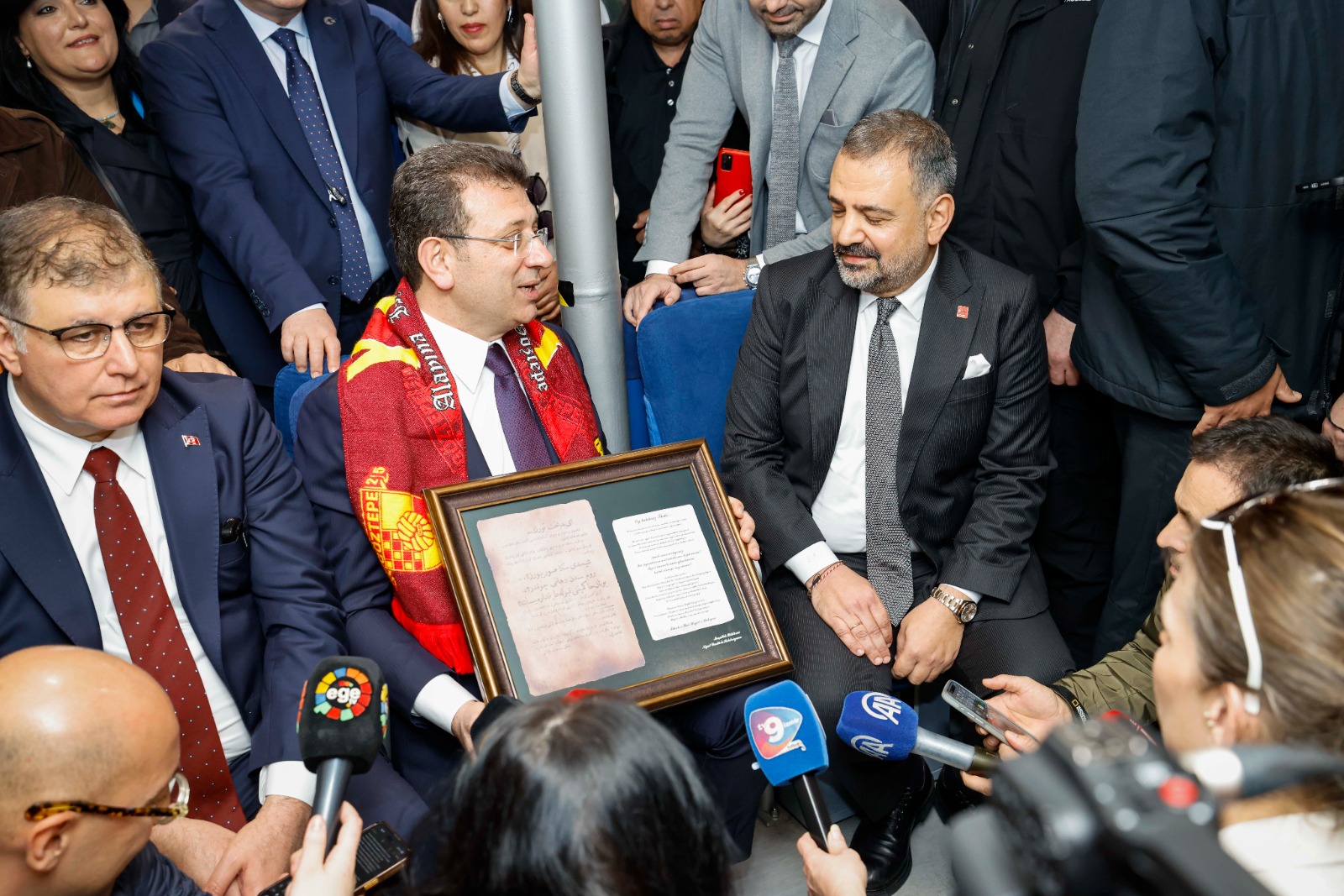 CHP'nin Cumhurbaşkanı aday adayı İmamoğlu İzmir'de