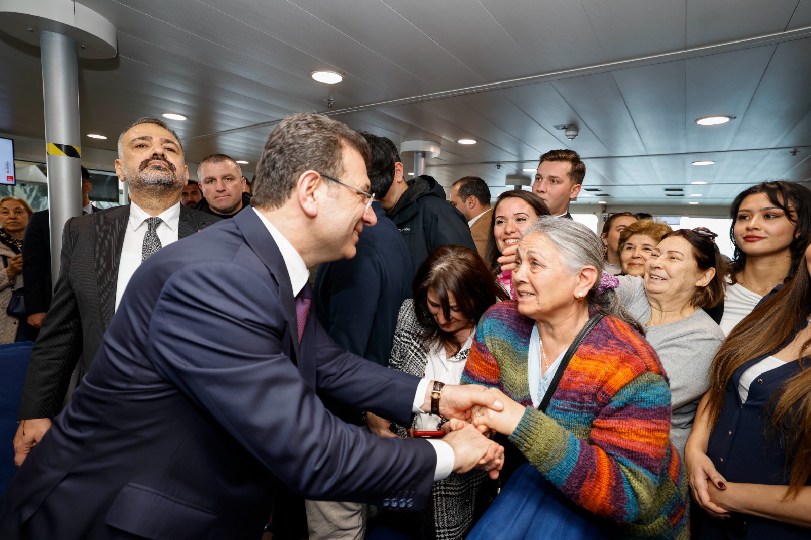 CHP'nin Cumhurbaşkanı aday adayı İmamoğlu İzmir'de