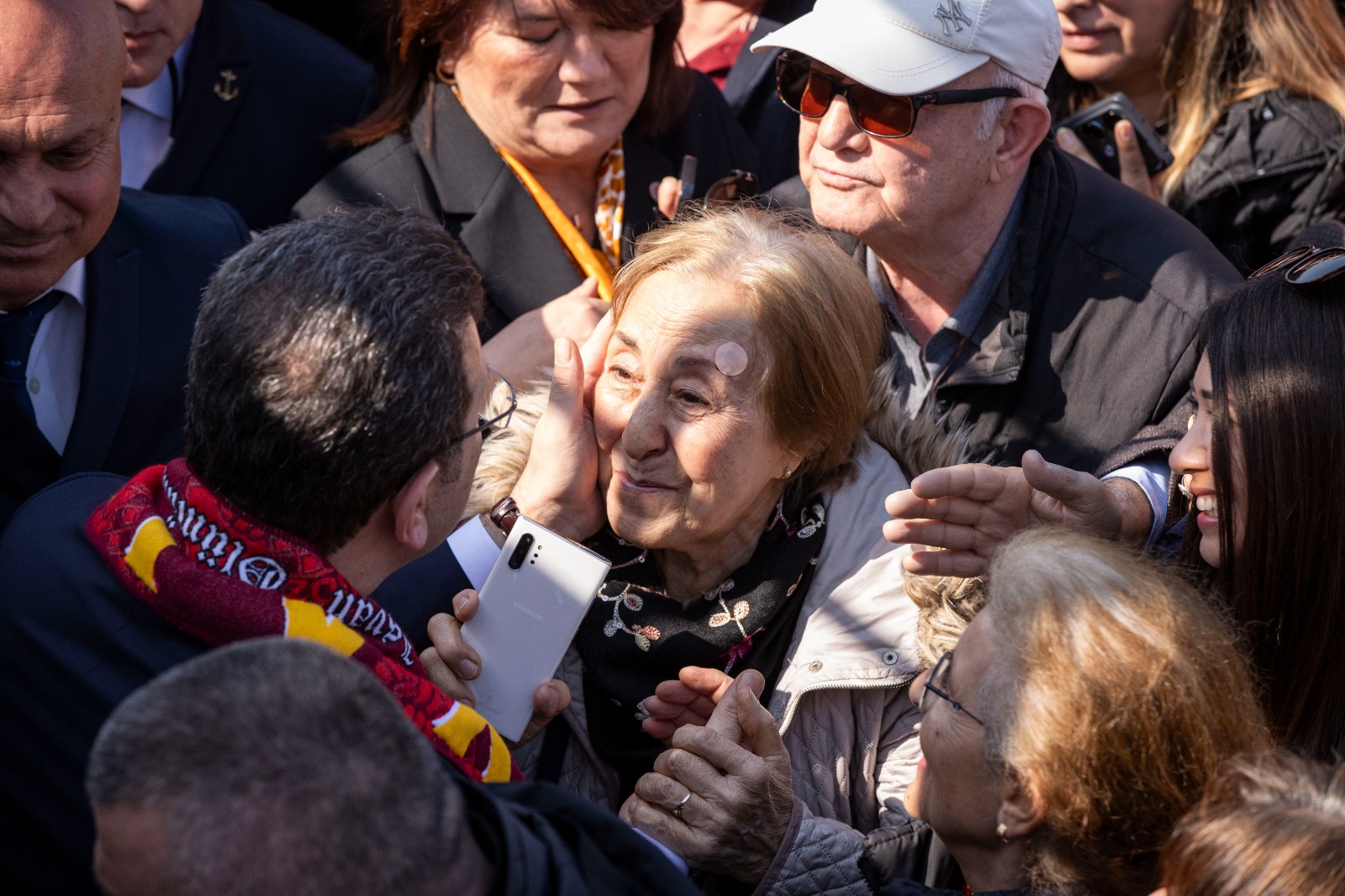 CHP'nin Cumhurbaşkanı aday adayı İmamoğlu İzmir'de