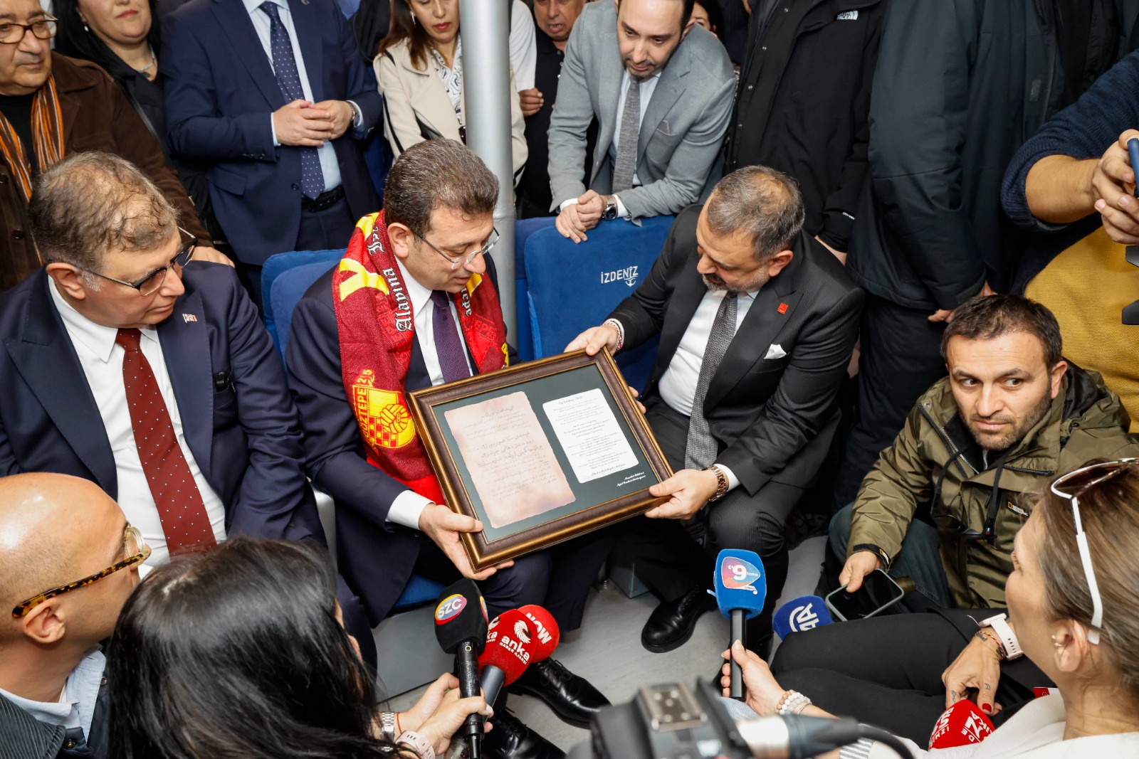CHP'nin Cumhurbaşkanı aday adayı İmamoğlu İzmir'de