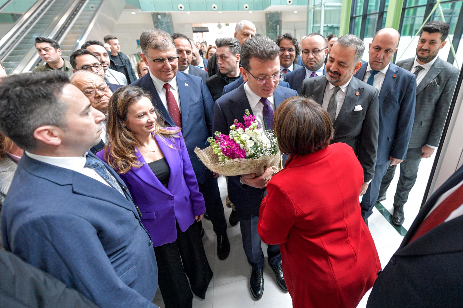 CHP'nin Cumhurbaşkanı aday adayı İmamoğlu İzmir'de