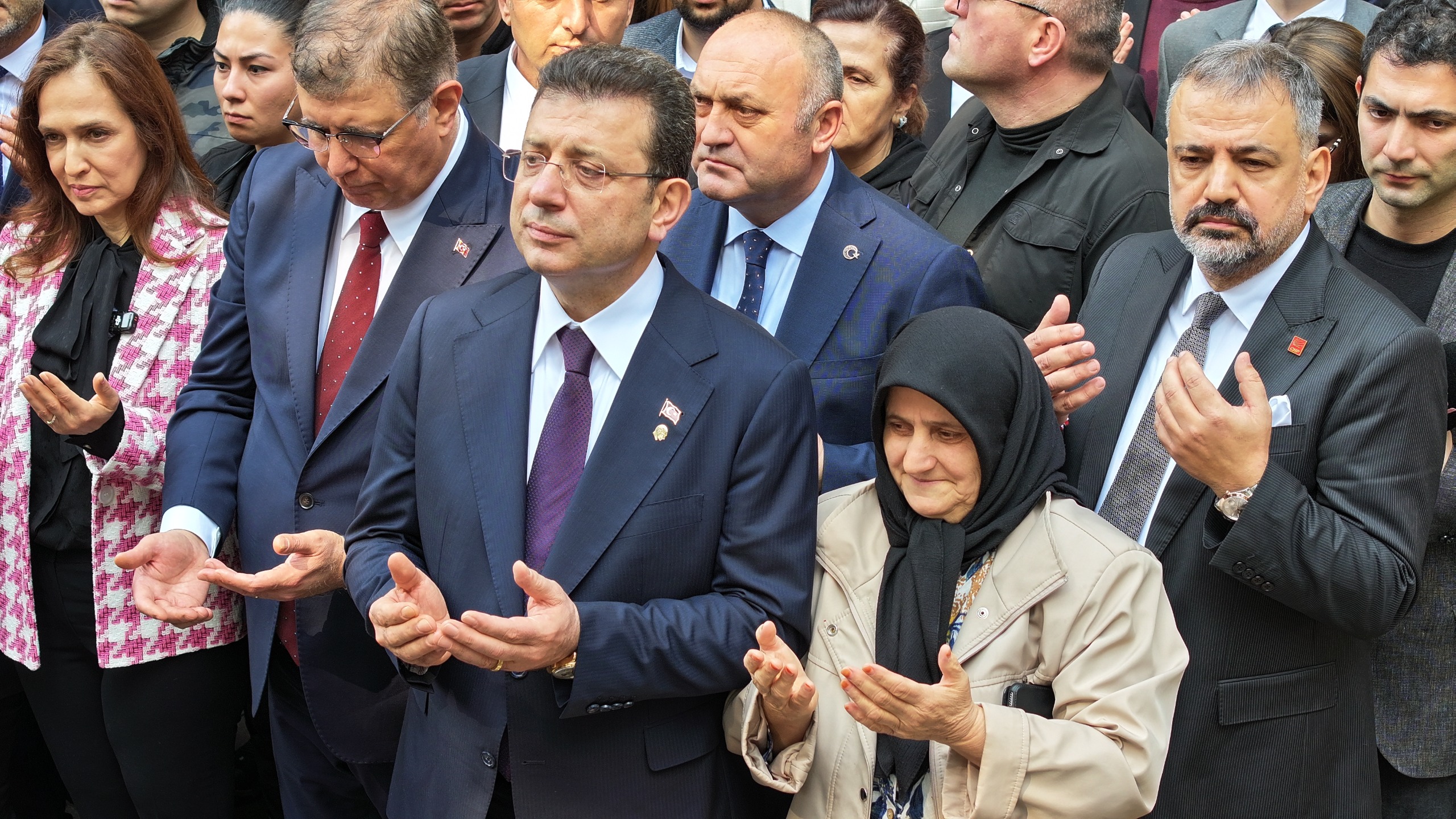 CHP'nin Cumhurbaşkanı aday adayı İmamoğlu İzmir'de