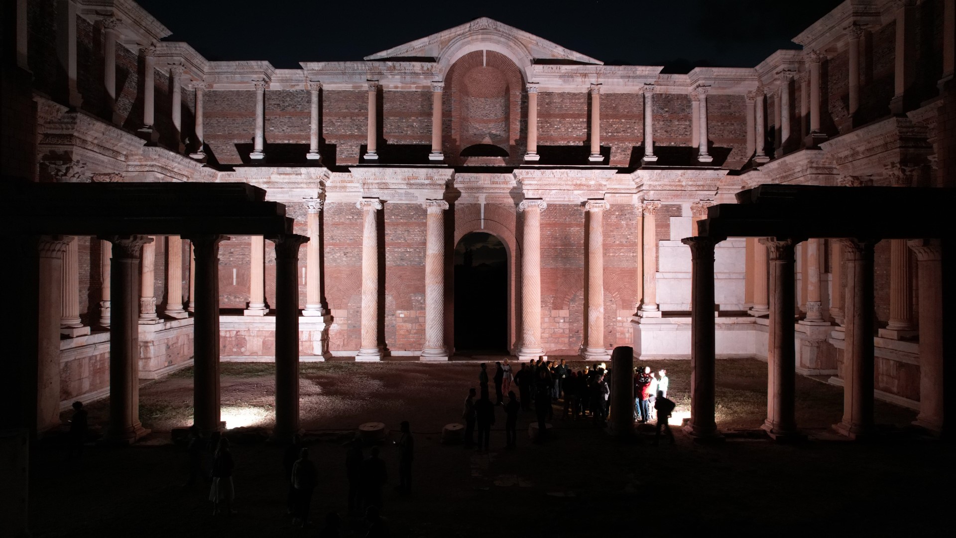 Sardes Antik Kenti'nde ilk kez gece müzeciliği deneyimi