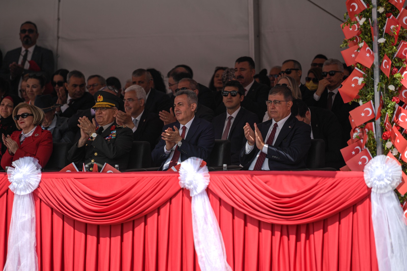 İzmir'de 19 Mayıs coşkuyla kutlandı