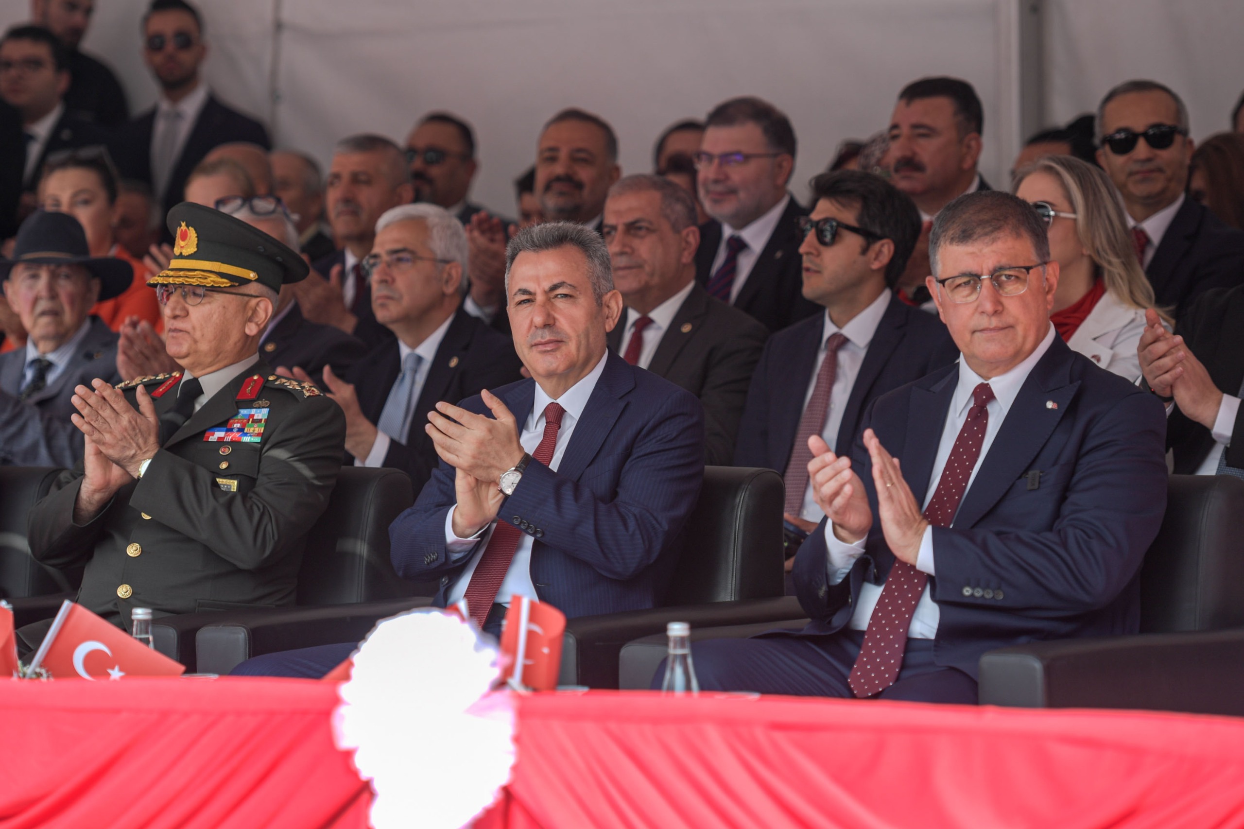 İzmir'de 19 Mayıs coşkuyla kutlandı