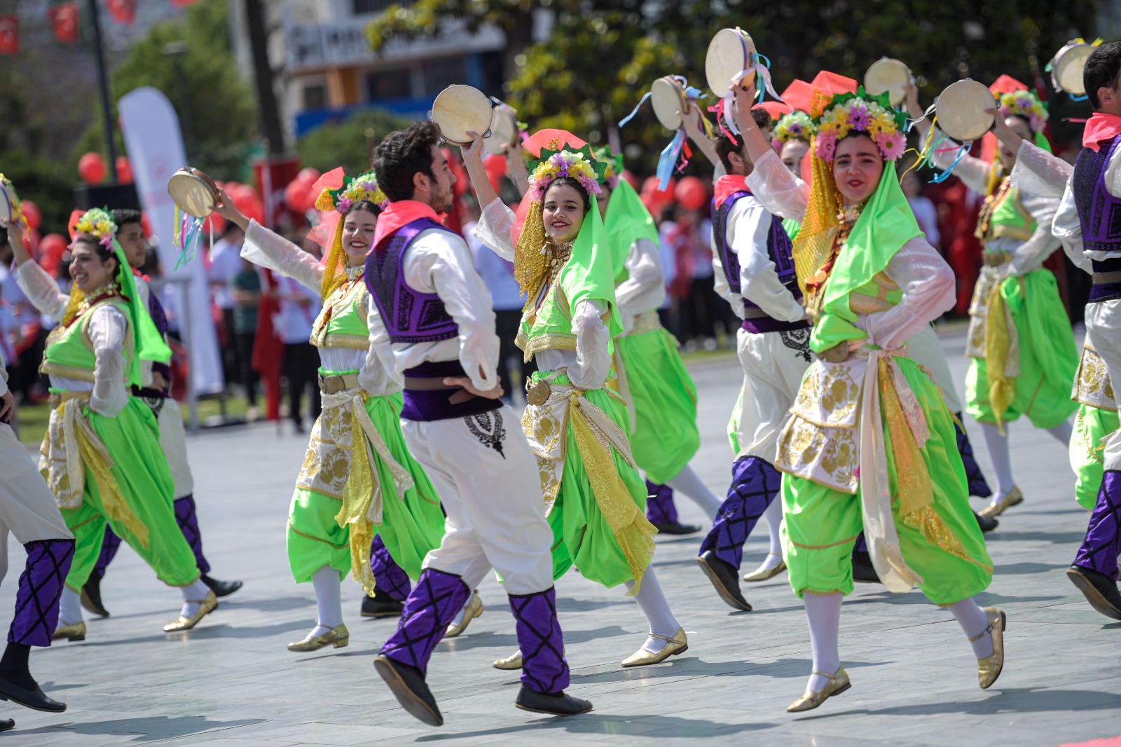 İzmir'de 19 Mayıs coşkuyla kutlandı
