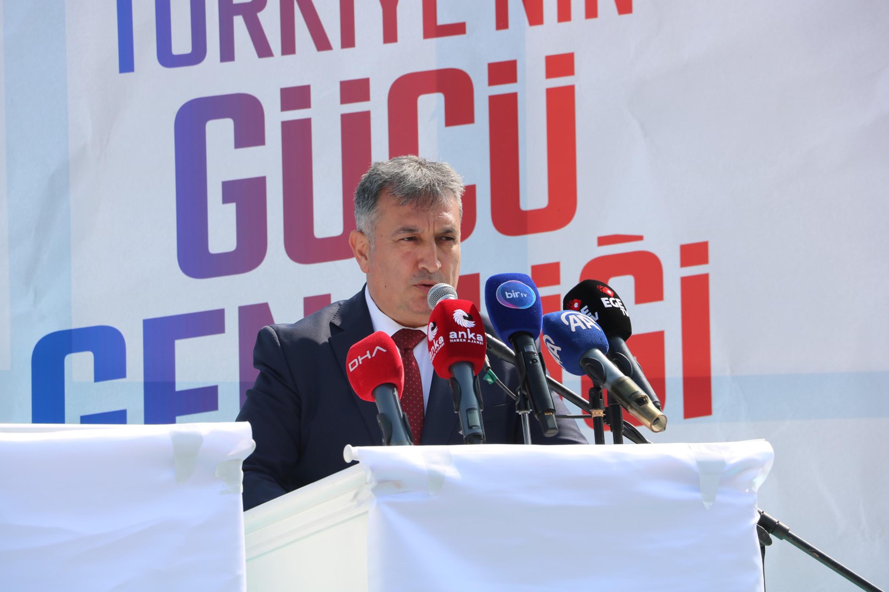 İzmir'de 19 Mayıs coşkuyla kutlandı