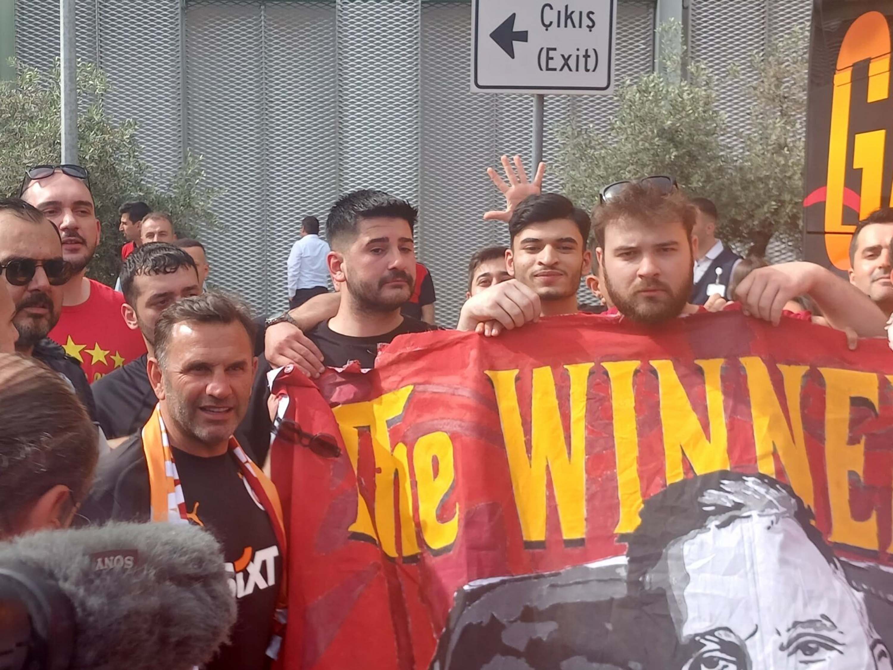 Galatasaray'a İzmir'de coşkulu karşılama