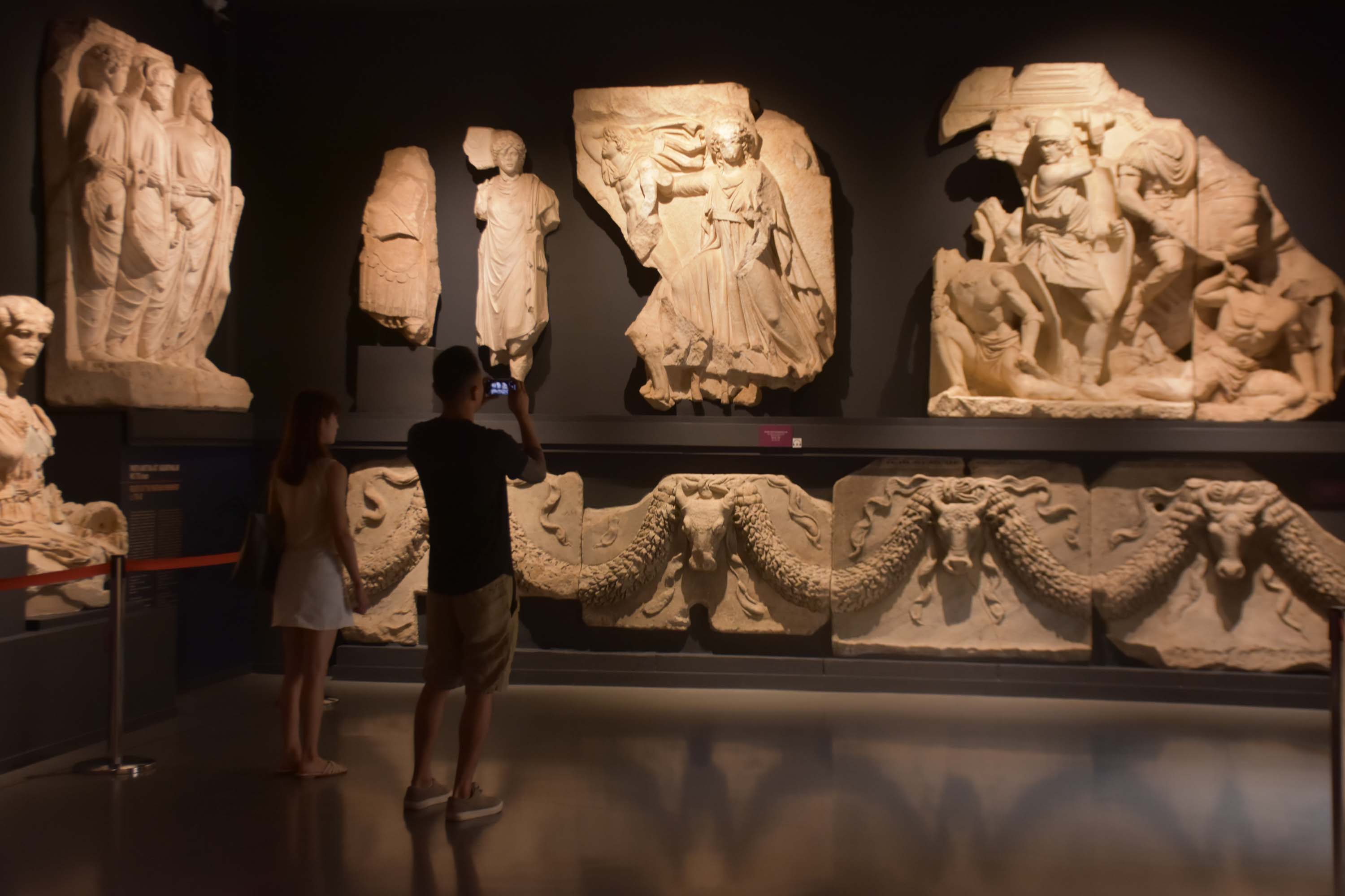Efes Antik Kenti'nde gece müzeciliği başlıyor
