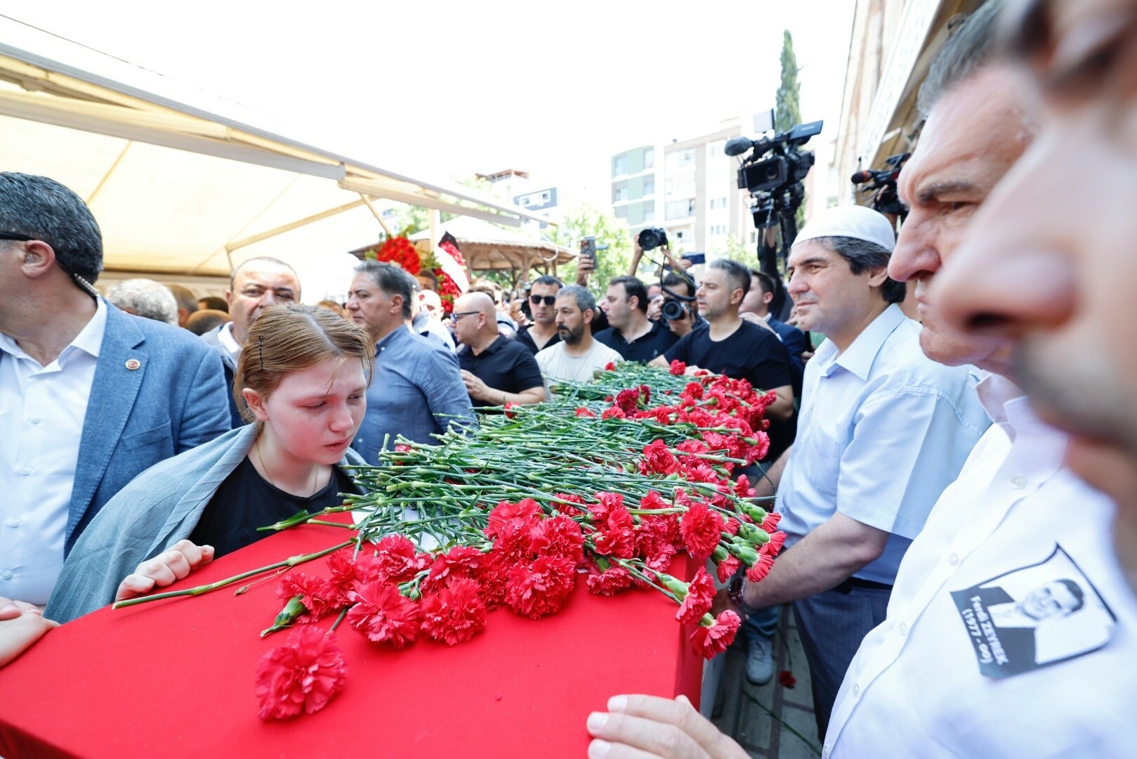 Ferdi Zeyrek, Manisa'da son yolculuğuna uğurlandı