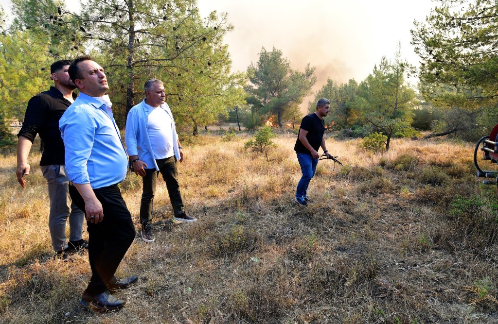 Bornova'daki orman yangınından kahreden görüntüler