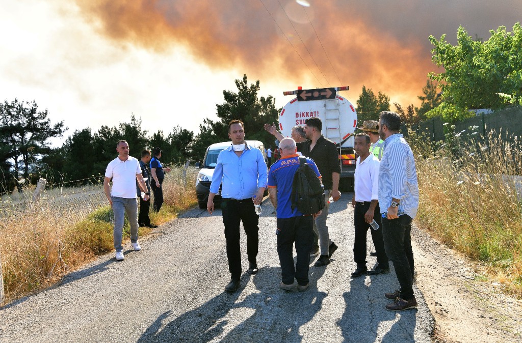 Bornova'daki orman yangınından kahreden görüntüler