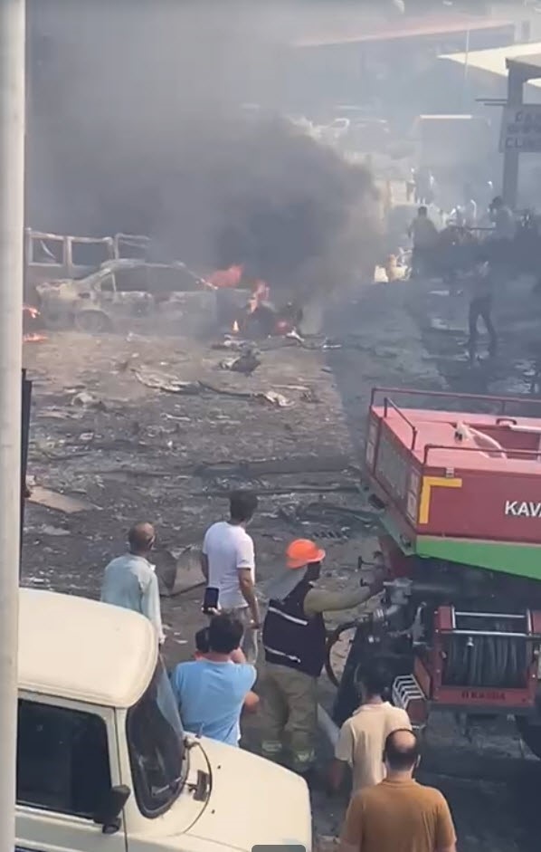 Gaziemir'deki yangında alevler, Otokent Galericiler Sitesi'ne sıçradı