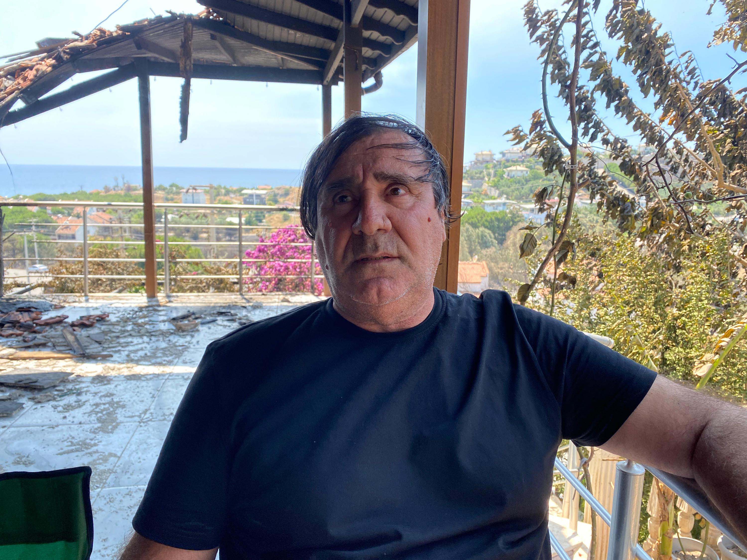 Seferihisar Doğanbey’de yerleşim yerleri yandı!