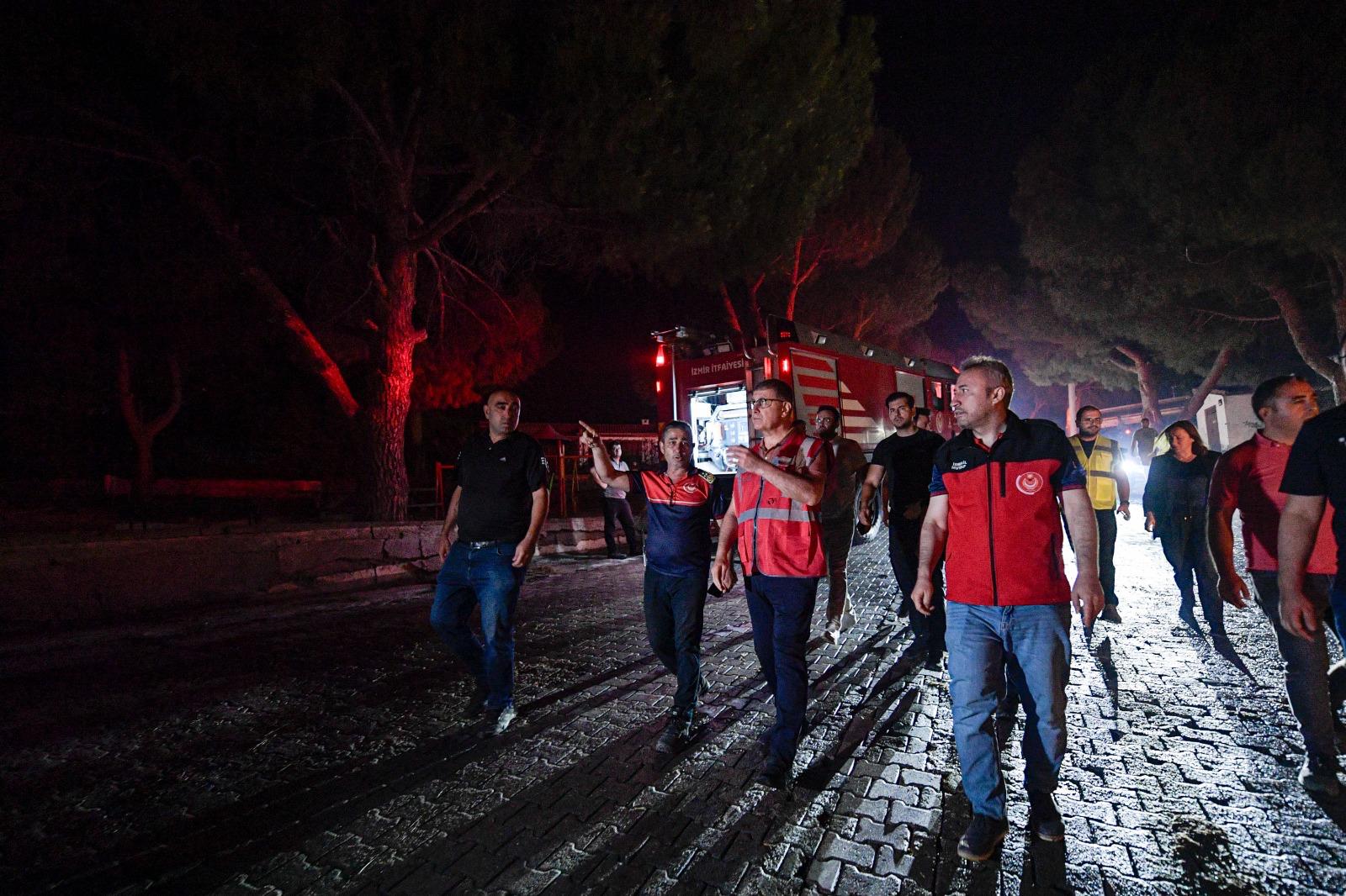 Seferihisar Doğanbey’de yerleşim yerleri yandı!