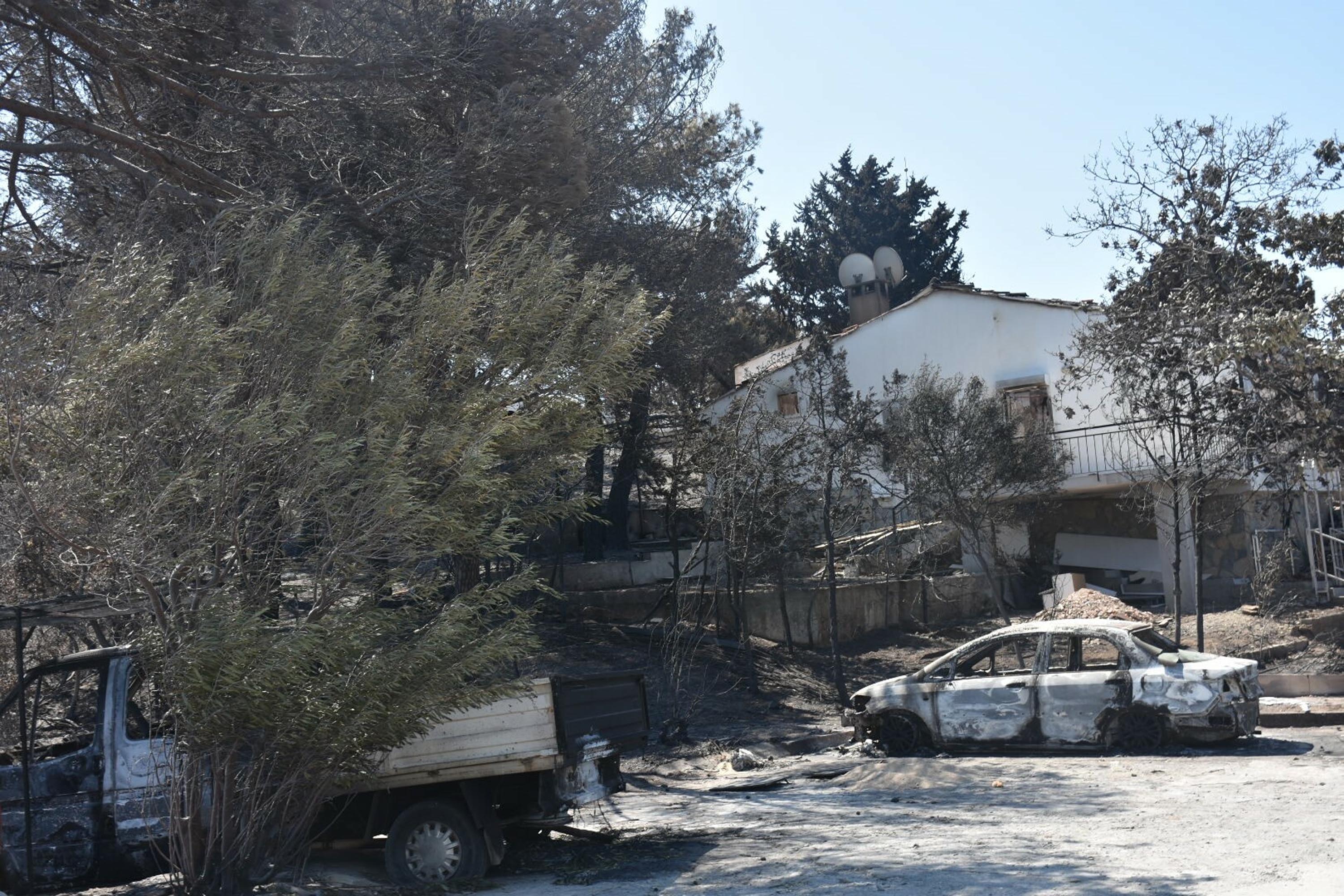 İzmir'deki orman yangını 3'üncü gününde; Yanan alanlar havadan görüntülendi