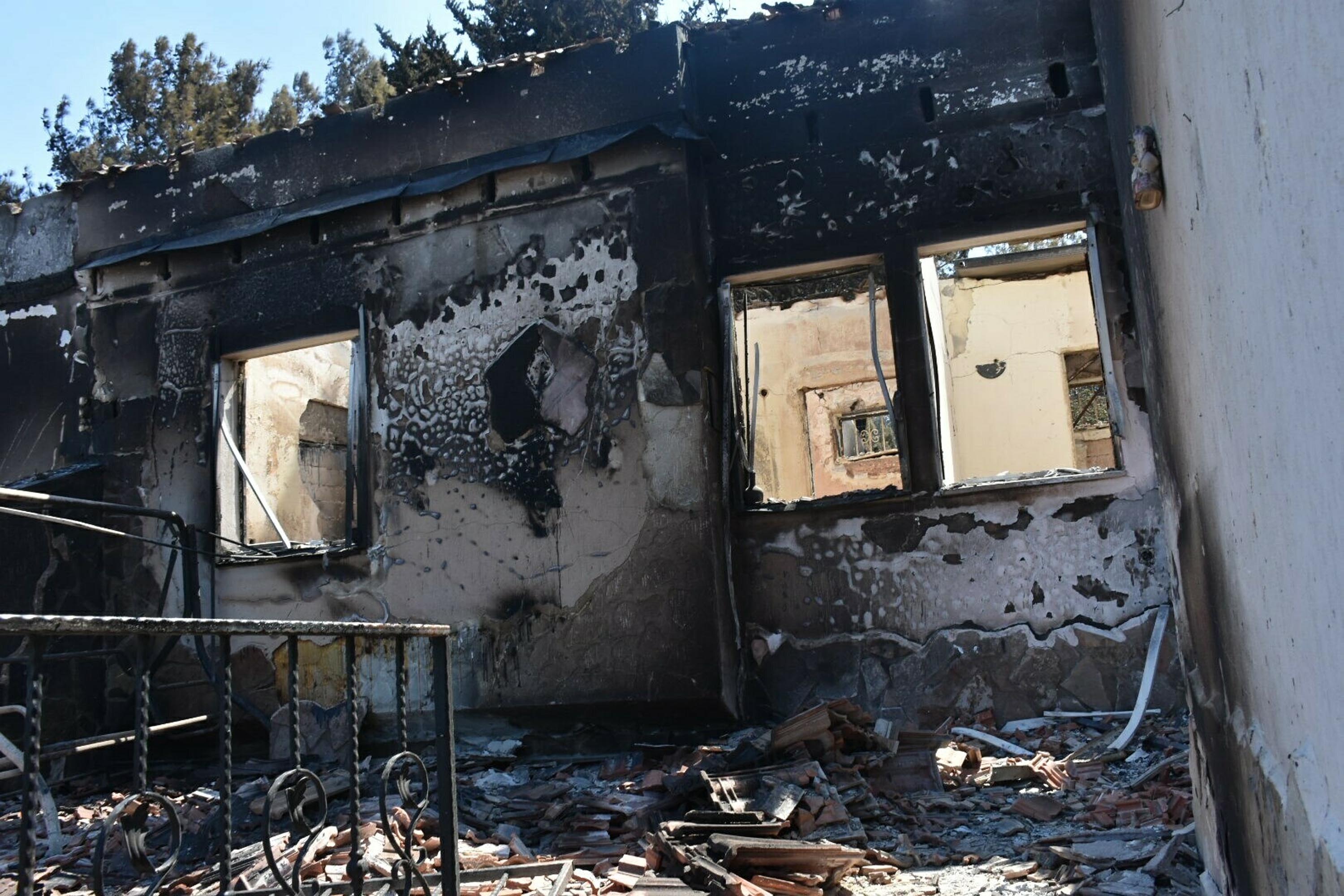 İzmir'deki orman yangını 3'üncü gününde; Yanan alanlar havadan görüntülendi