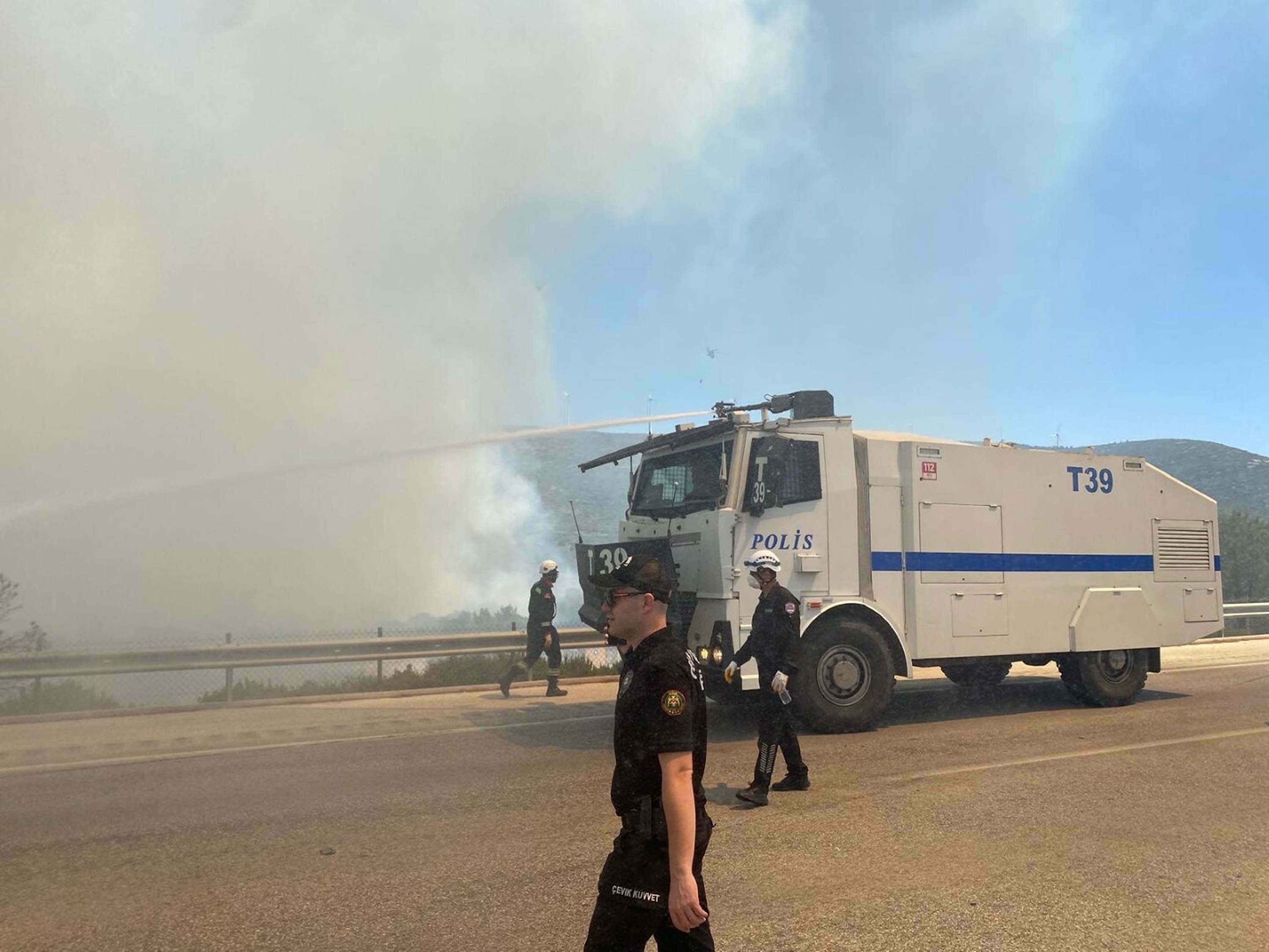 Çeşme'deki orman yangını 2'nci gününde