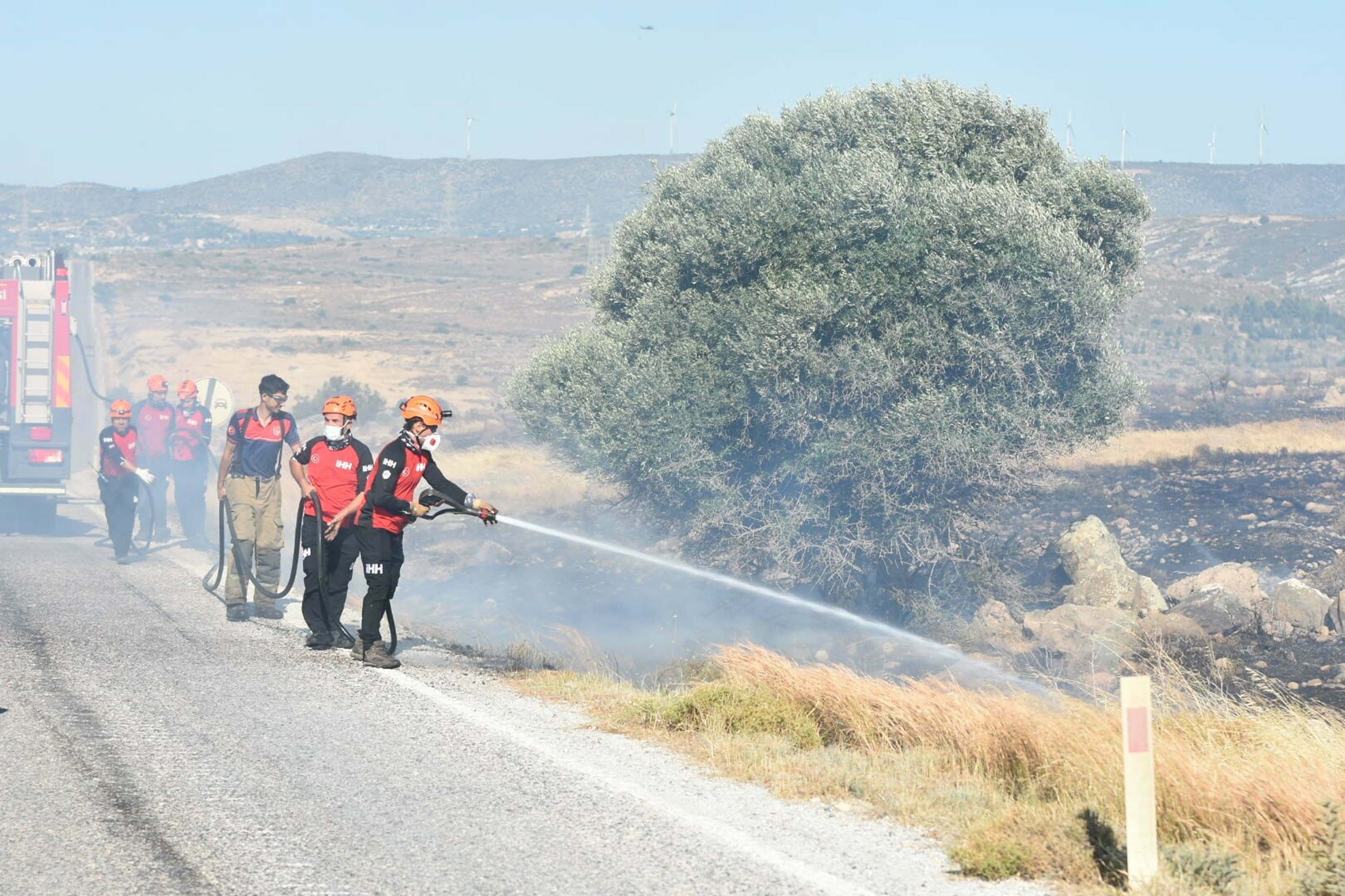 Çeşme'deki orman yangını 2'nci gününde