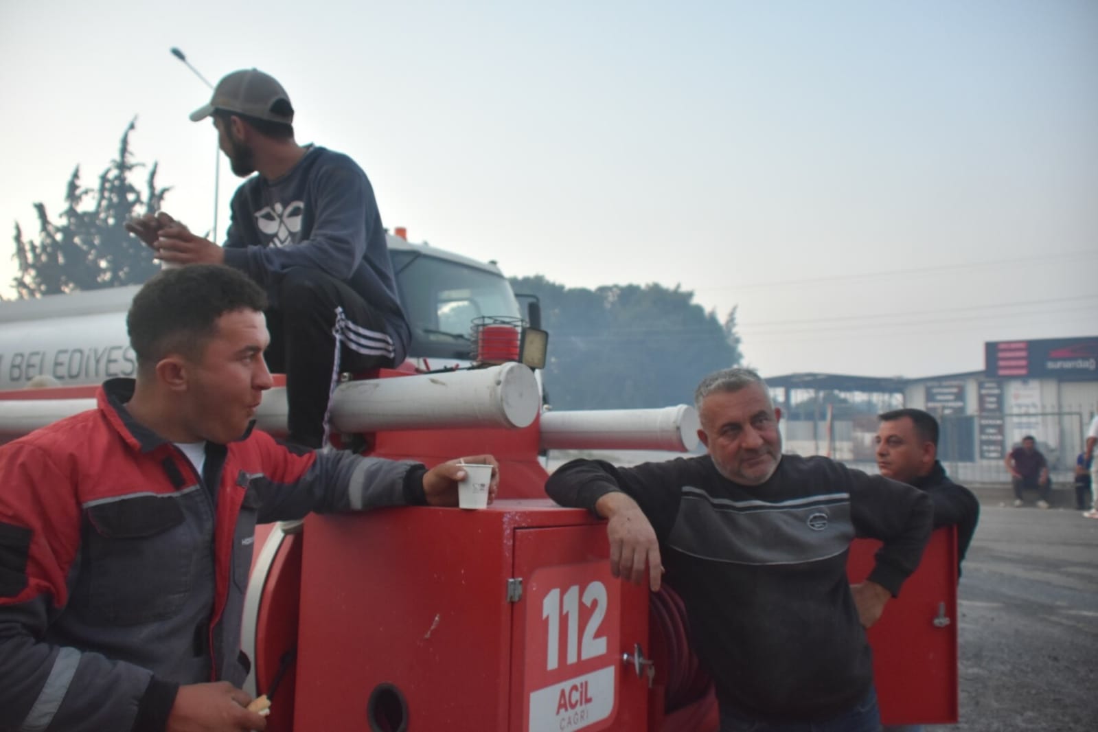 Buca'da başlayıp Gaziemir'e sıçrayan orman yangınından çarpıcı kareler