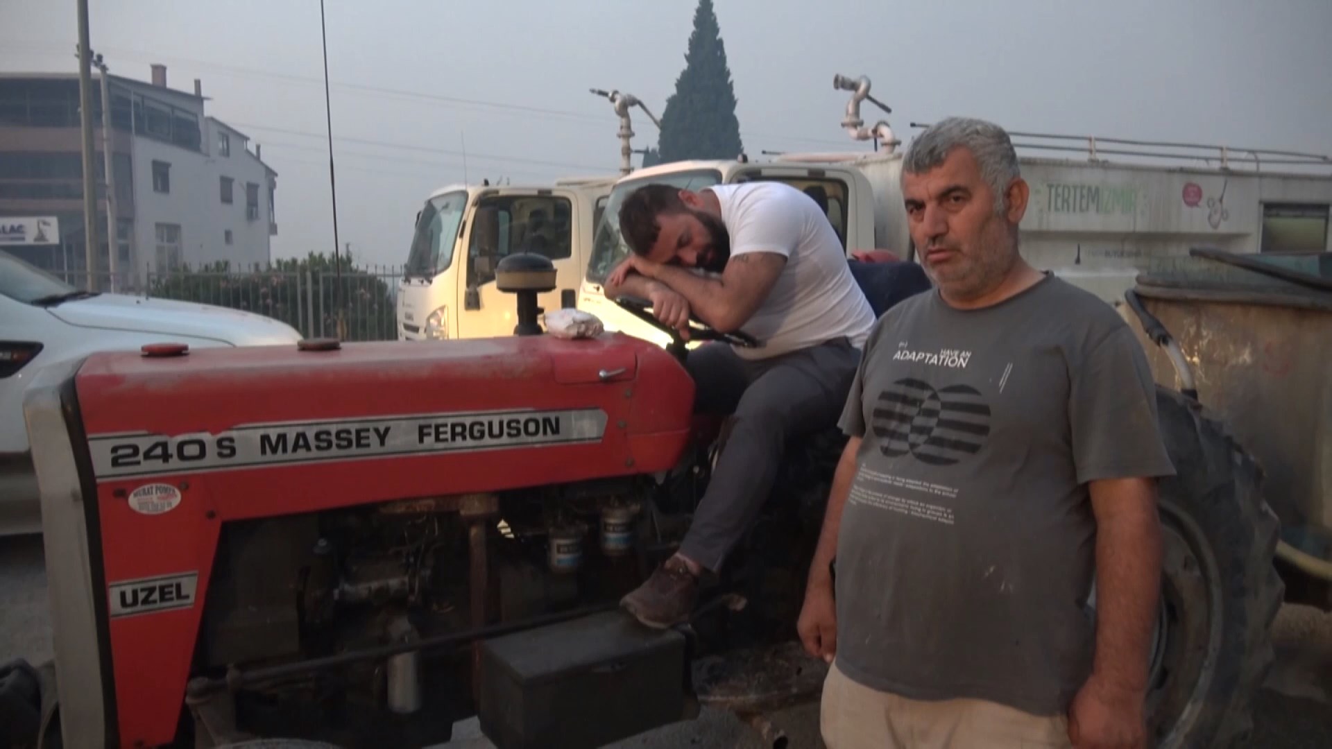 Buca'da başlayıp Gaziemir'e sıçrayan orman yangınından çarpıcı kareler