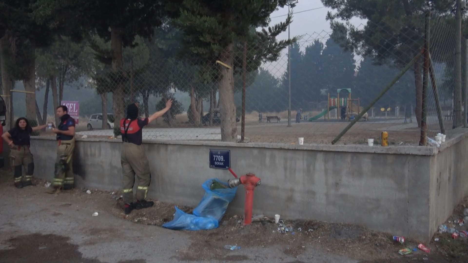 Buca'da başlayıp Gaziemir'e sıçrayan orman yangınından çarpıcı kareler