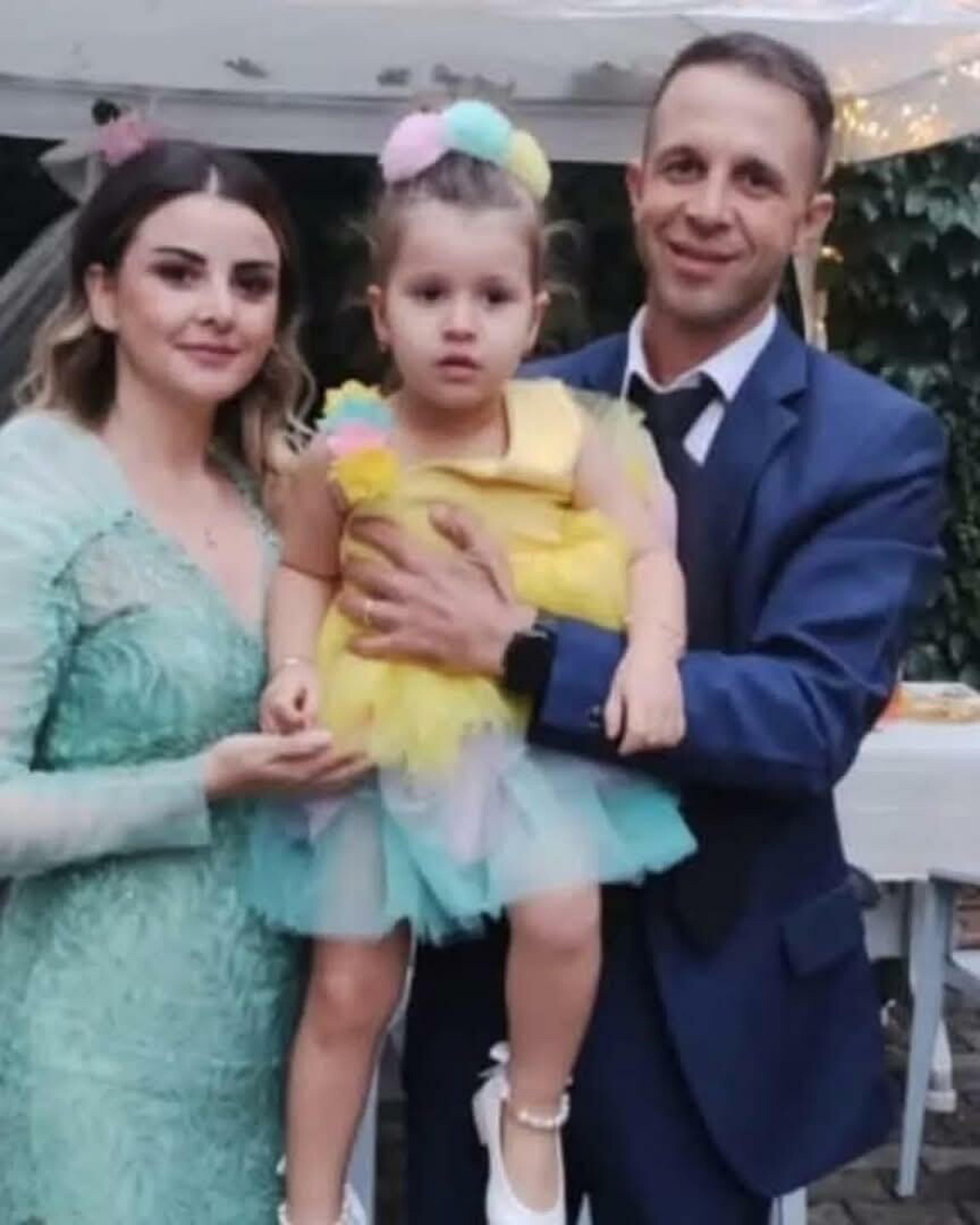 Manisalı şehit astsubay için tören; Deniz Ece babasının beresini taktı