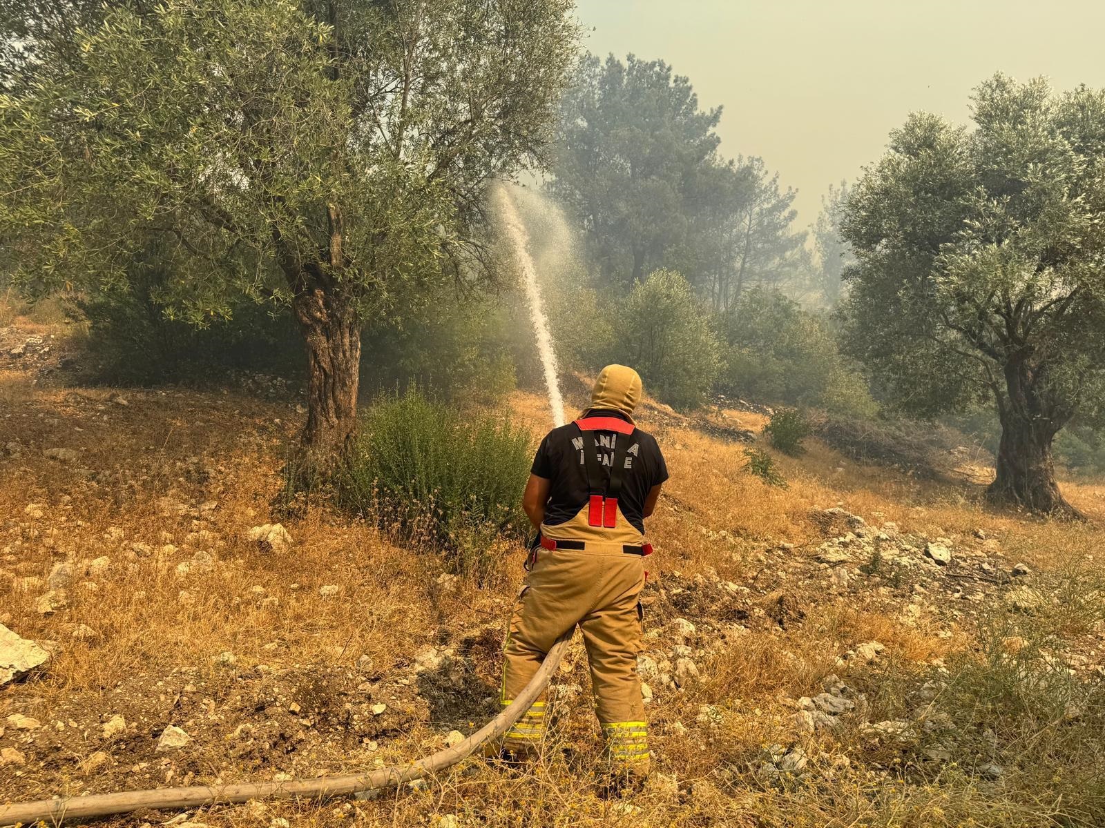 Manisa’da 2 noktada orman yangını