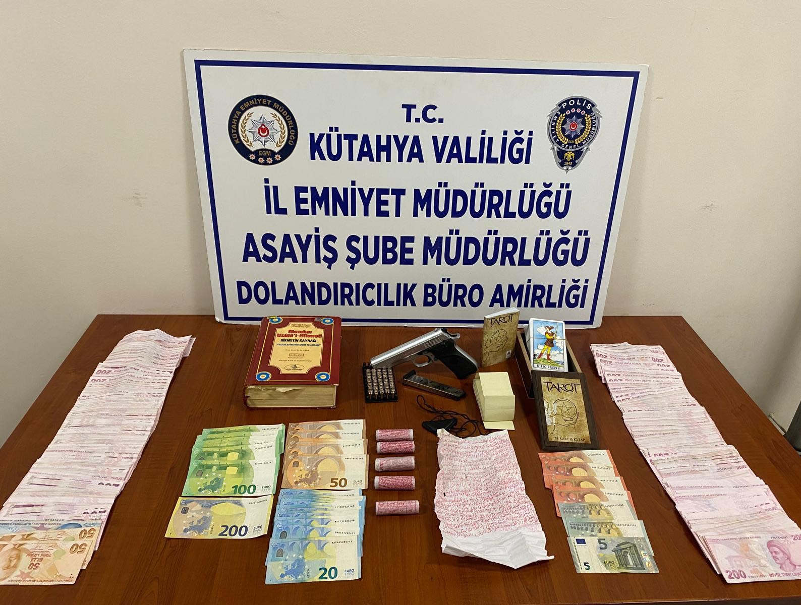 Kütahya’da üfürükçü operasyonu