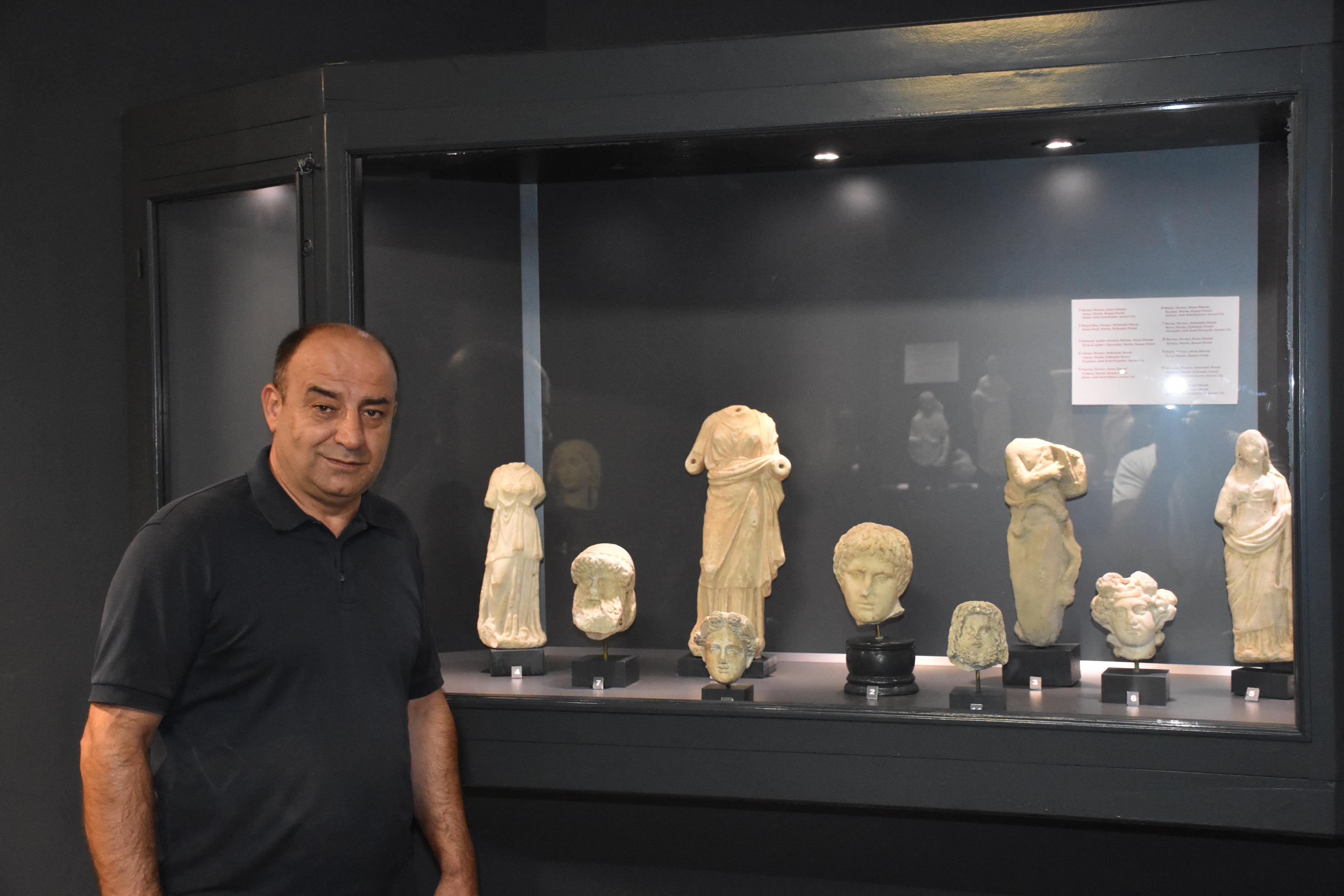 Parmağında yüzük olan 2 bin yıllık bronz kol parçası, 45 yıl sonra ilk kez sergide
